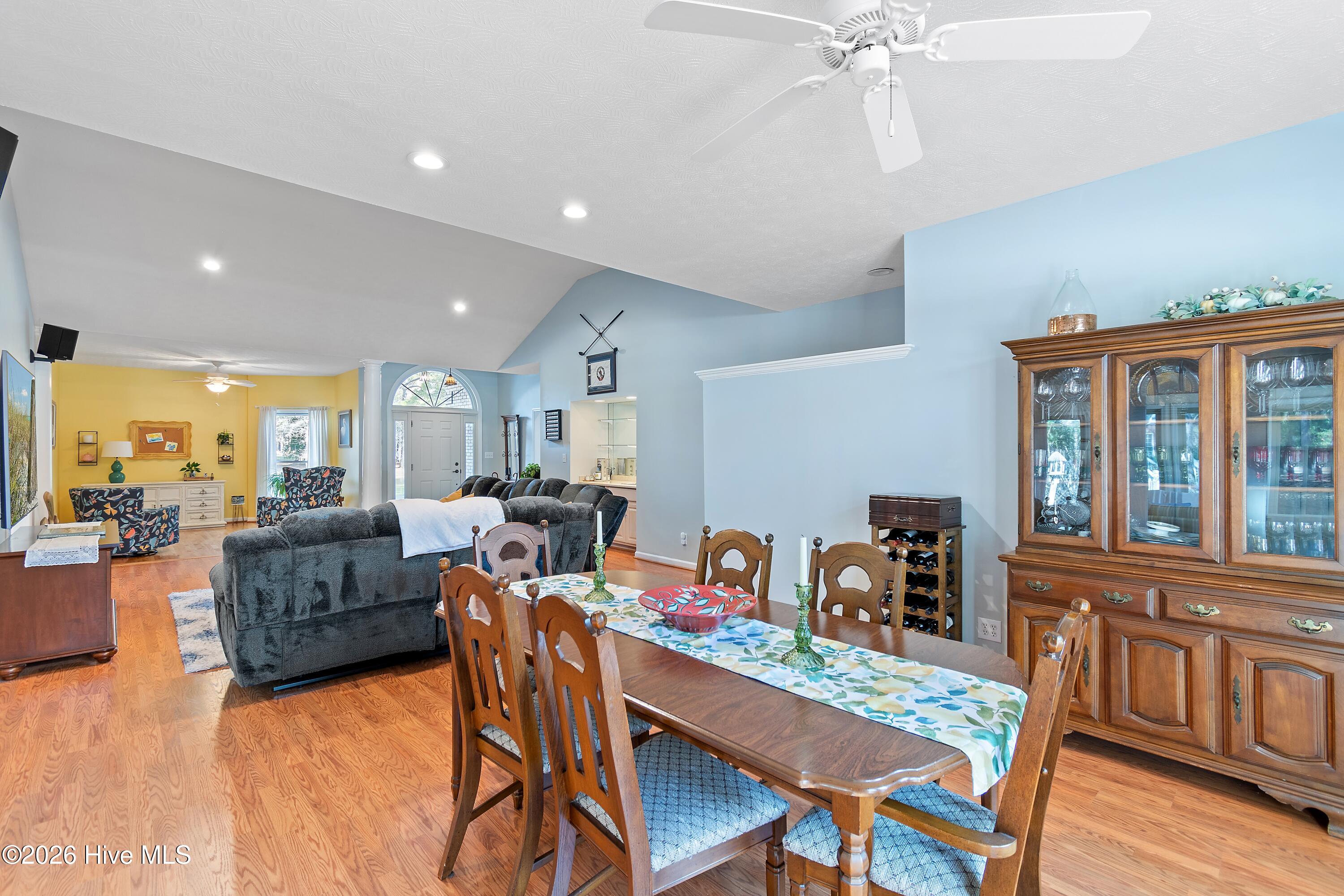 100558651 | Photo 13