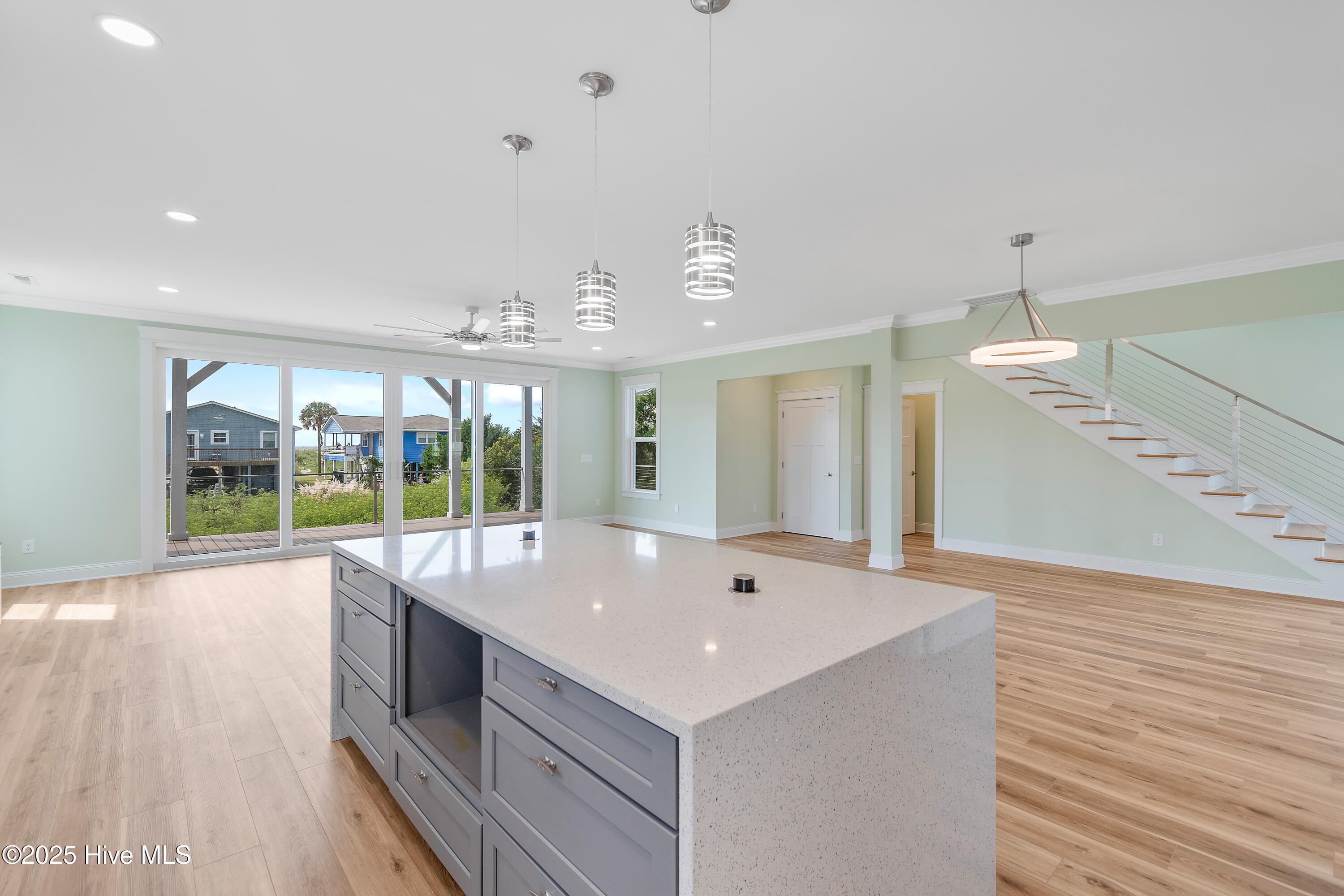 100549252 | Photo 21