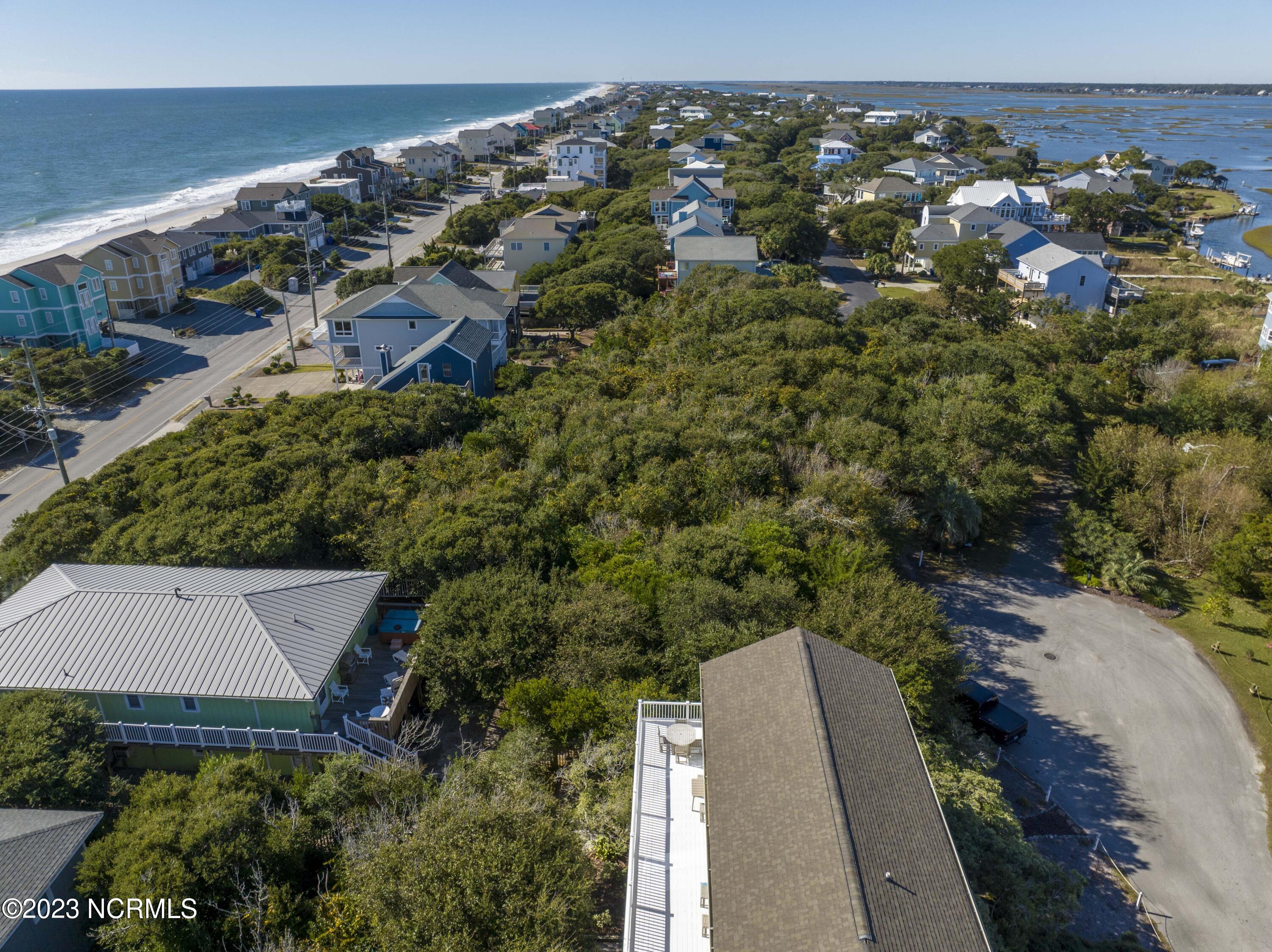 100570104 | Photo 22