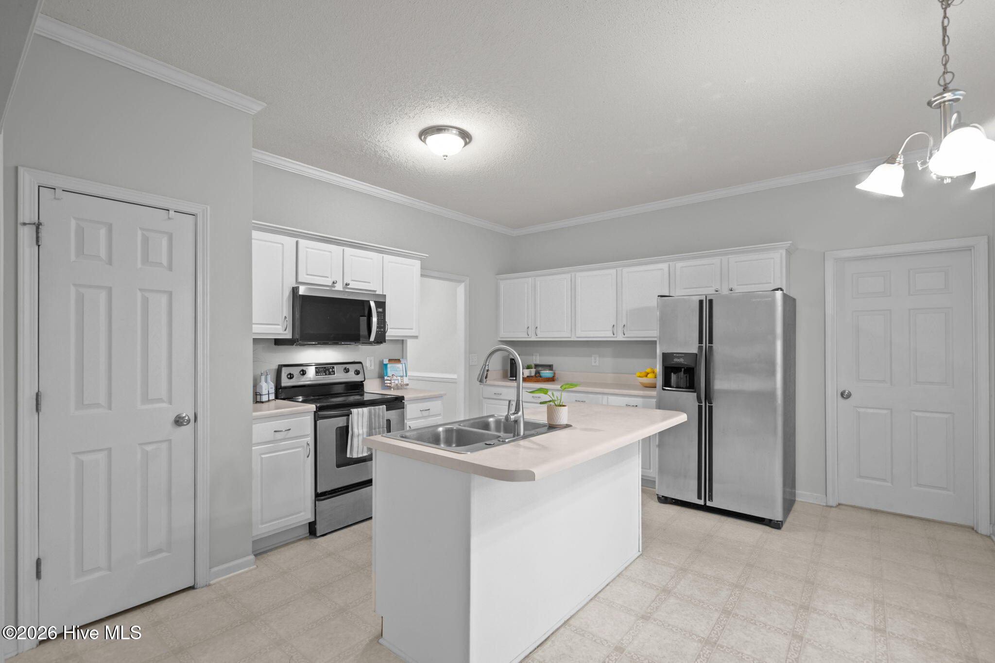 100558076 | Photo 10