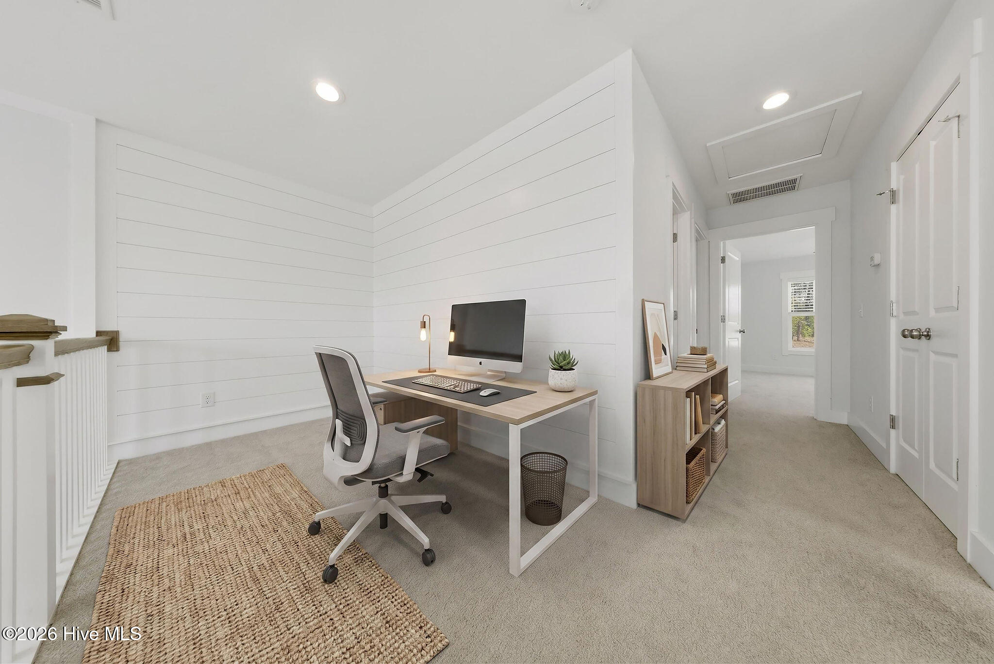 100569127 | Photo 27