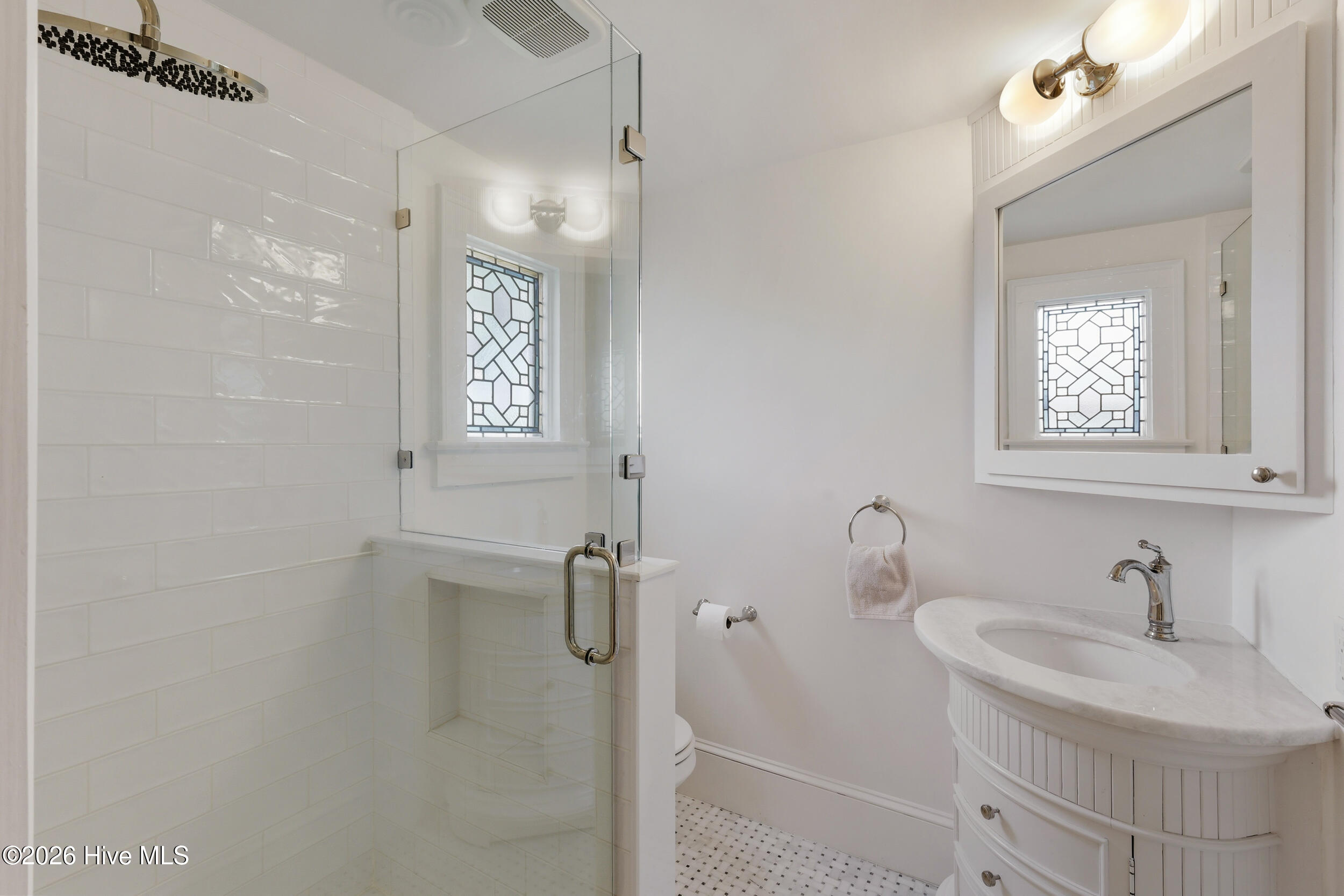 100561300 | Photo 47