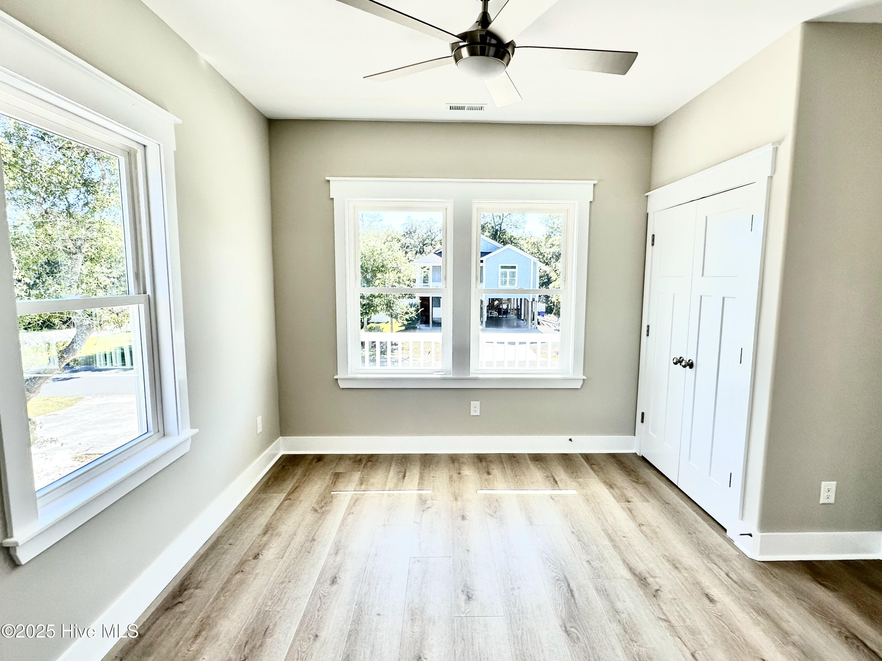 100537365 | Photo 27