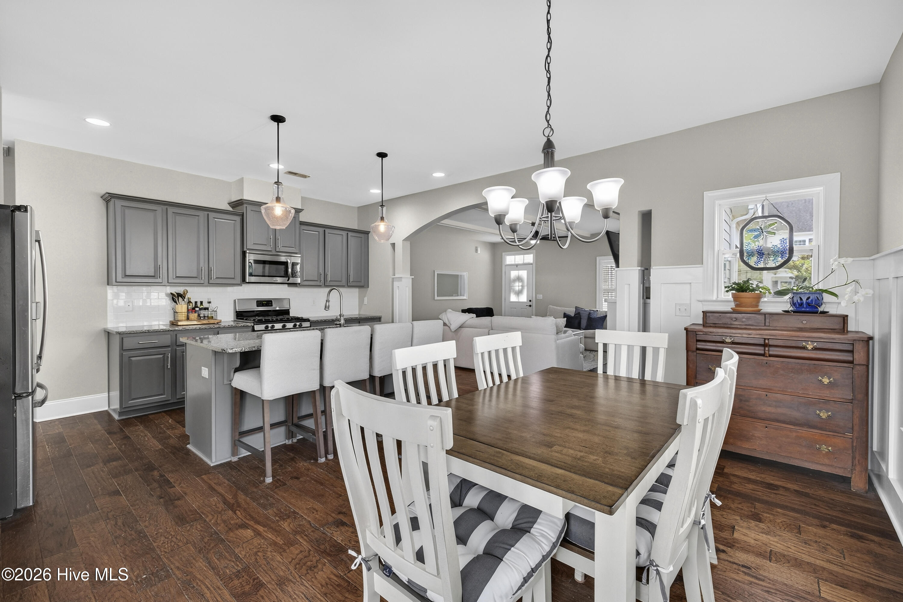 100562294 | Photo 15