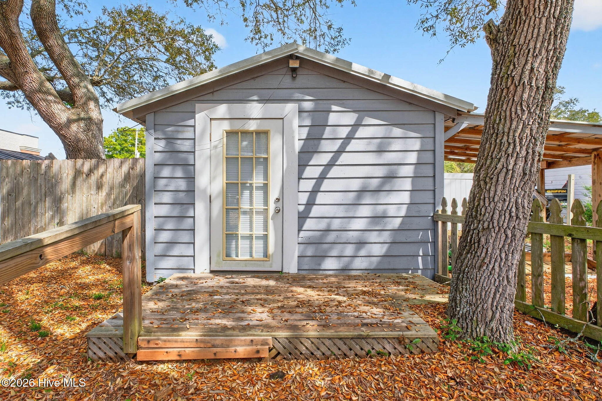 100564945 | Photo 19