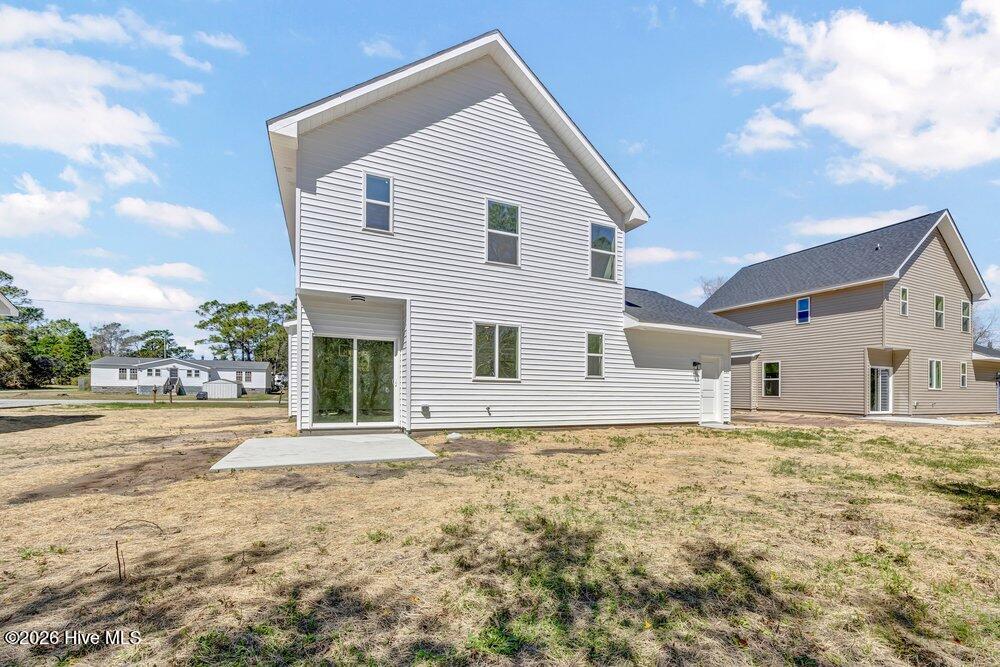 100561461 | Photo 25