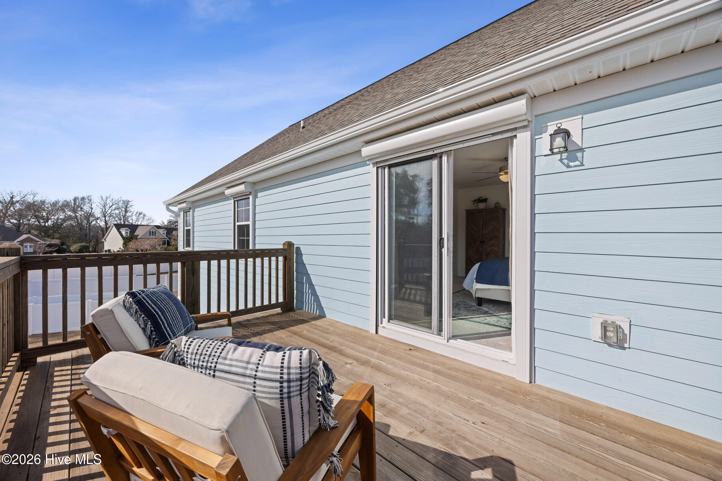 100555397 | Photo 42