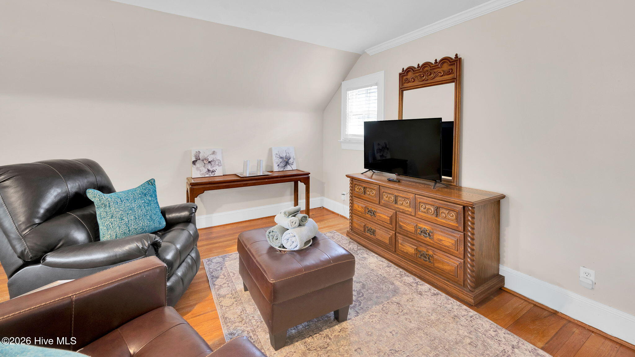 44-web-or-mls-1902 Sherwood Drive-44