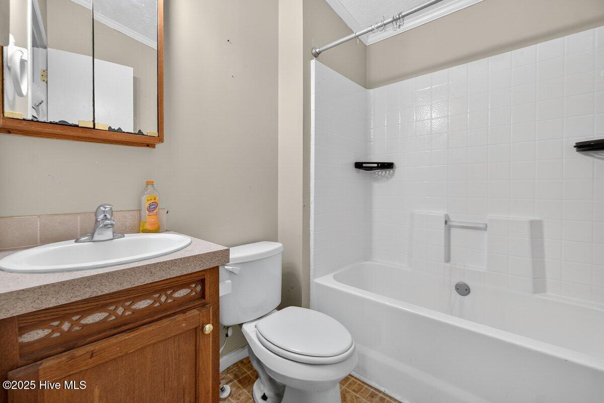 100539817 | Photo 30