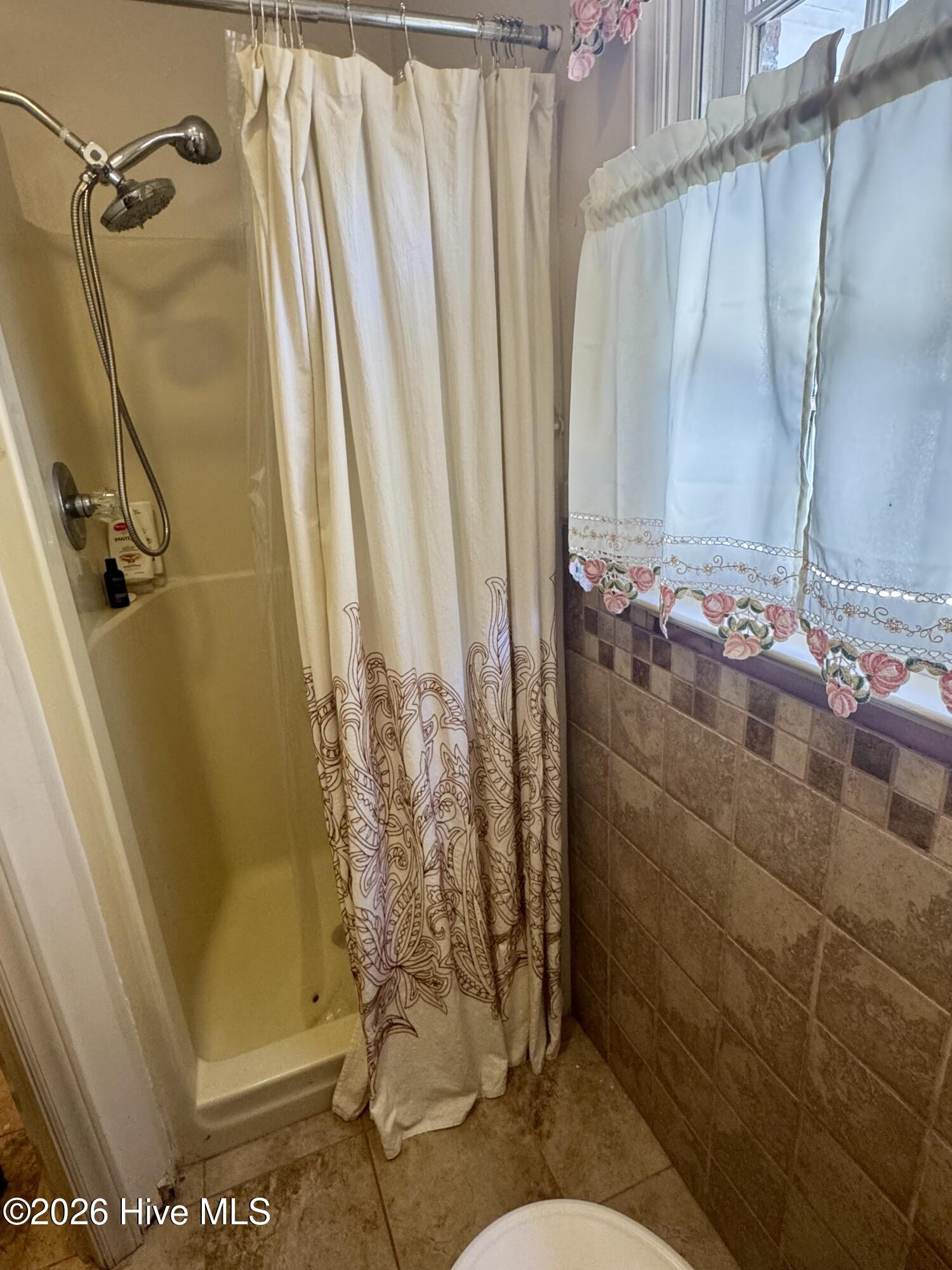 100561896 | Photo 37