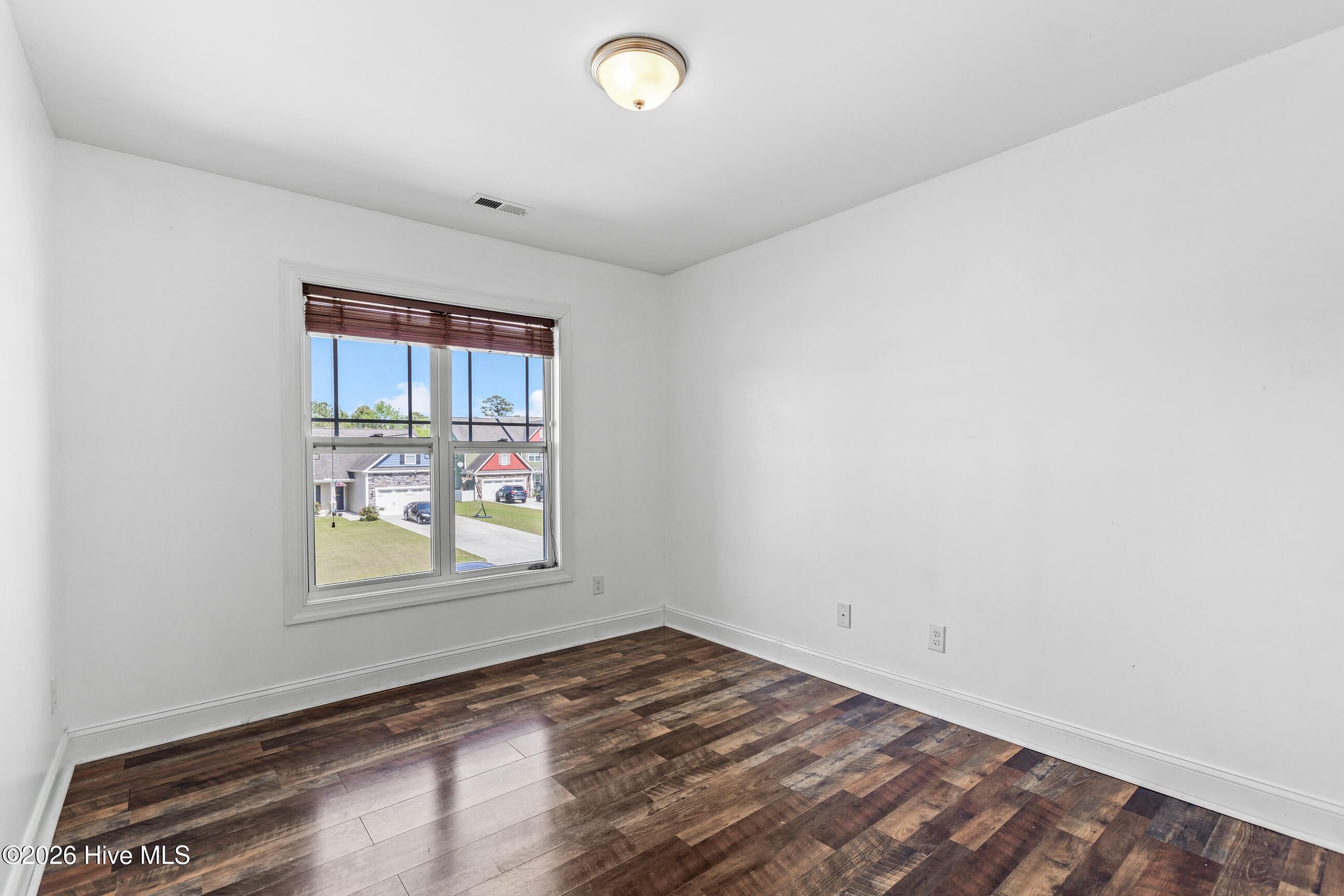 100567731 | Photo 27