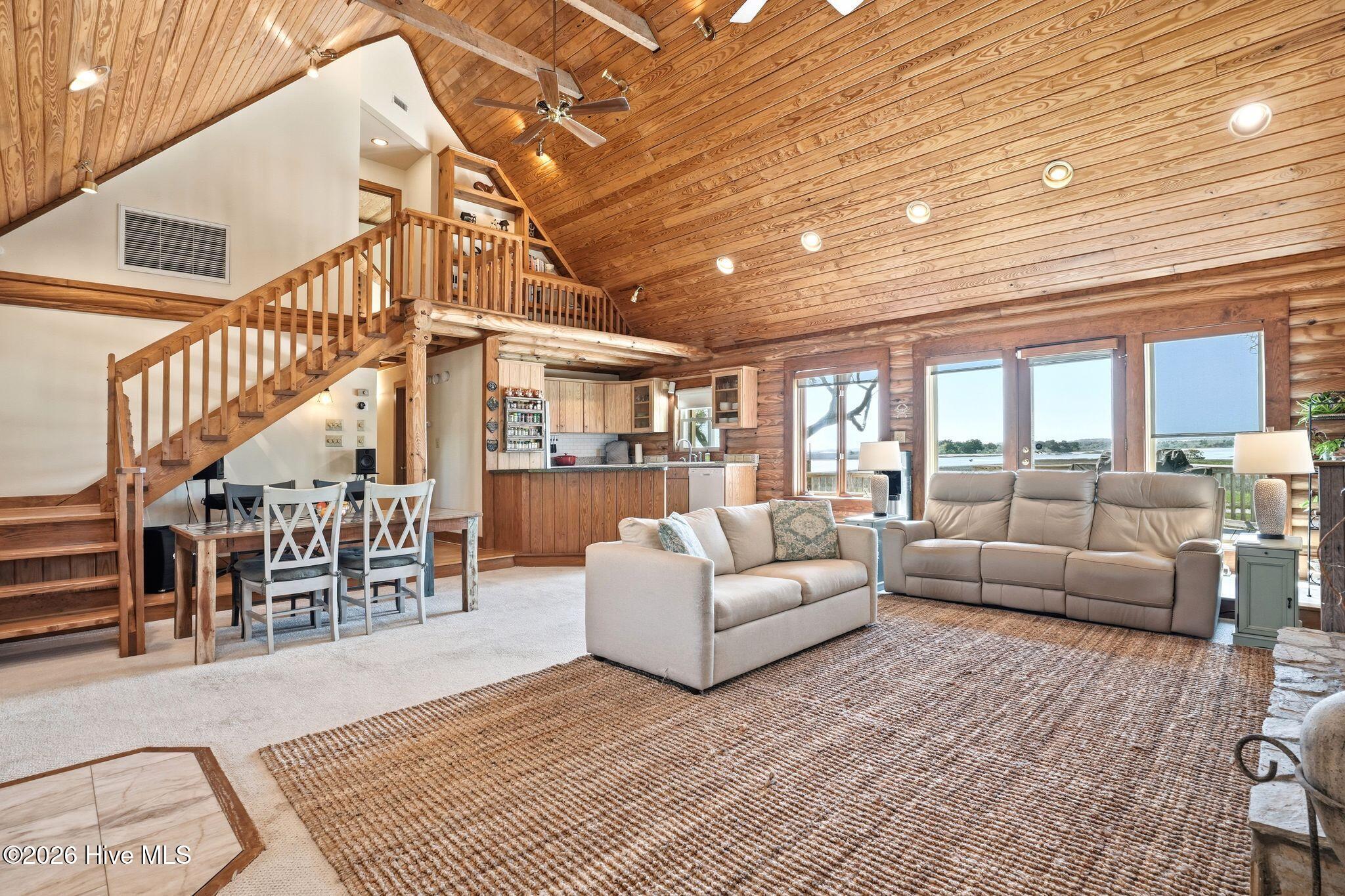 100565055 | Photo 22