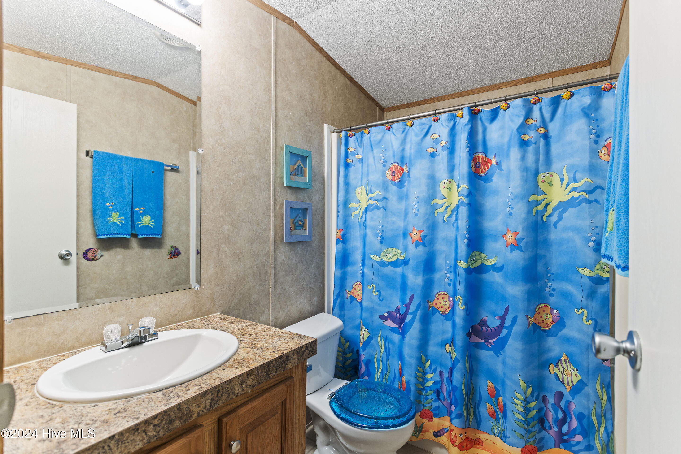 100475199 | Photo 19