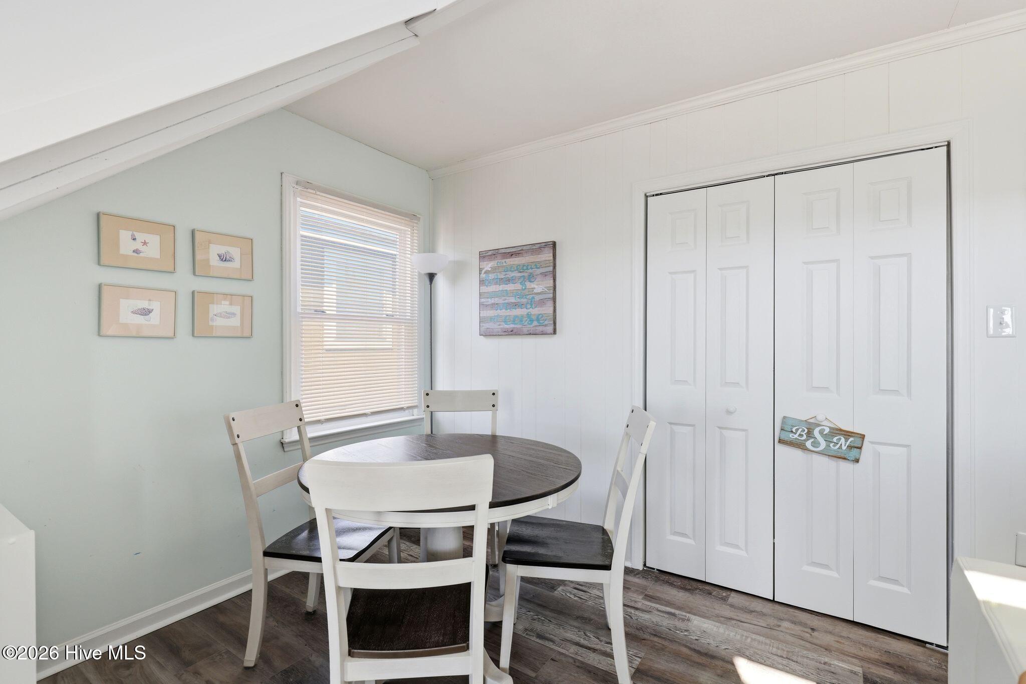 100558178 | Photo 18