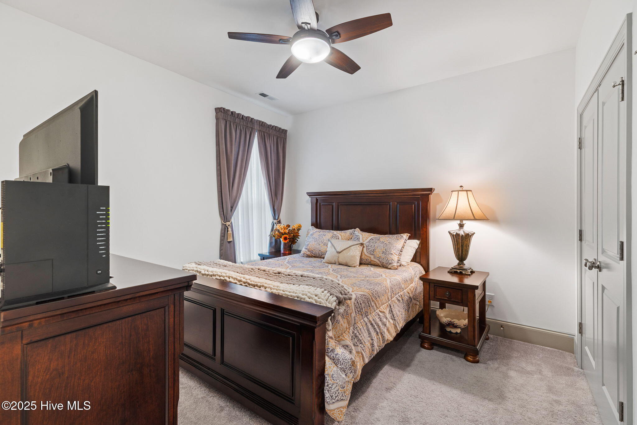 100541268 | Photo 36