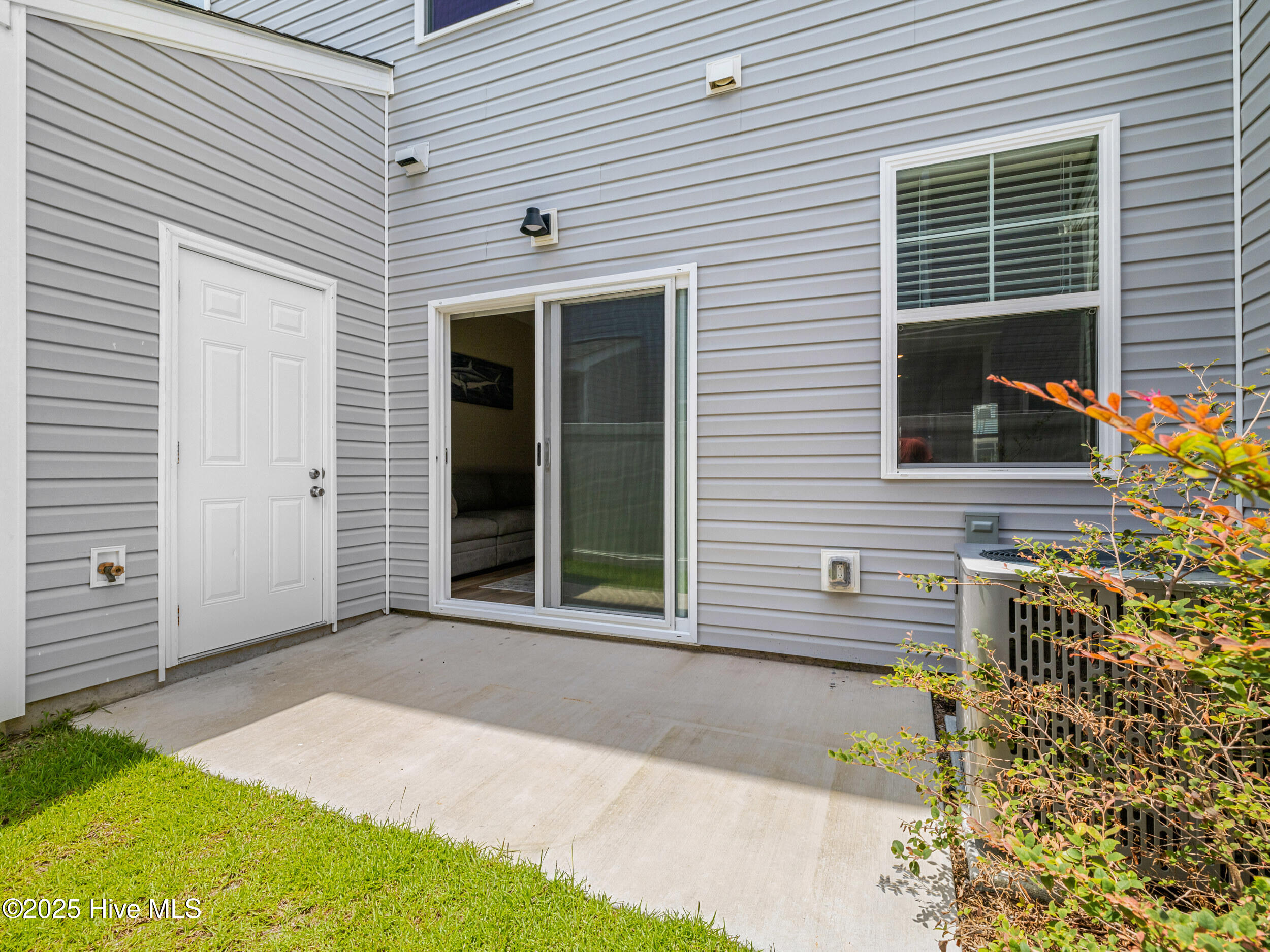 100541622 | Photo 38