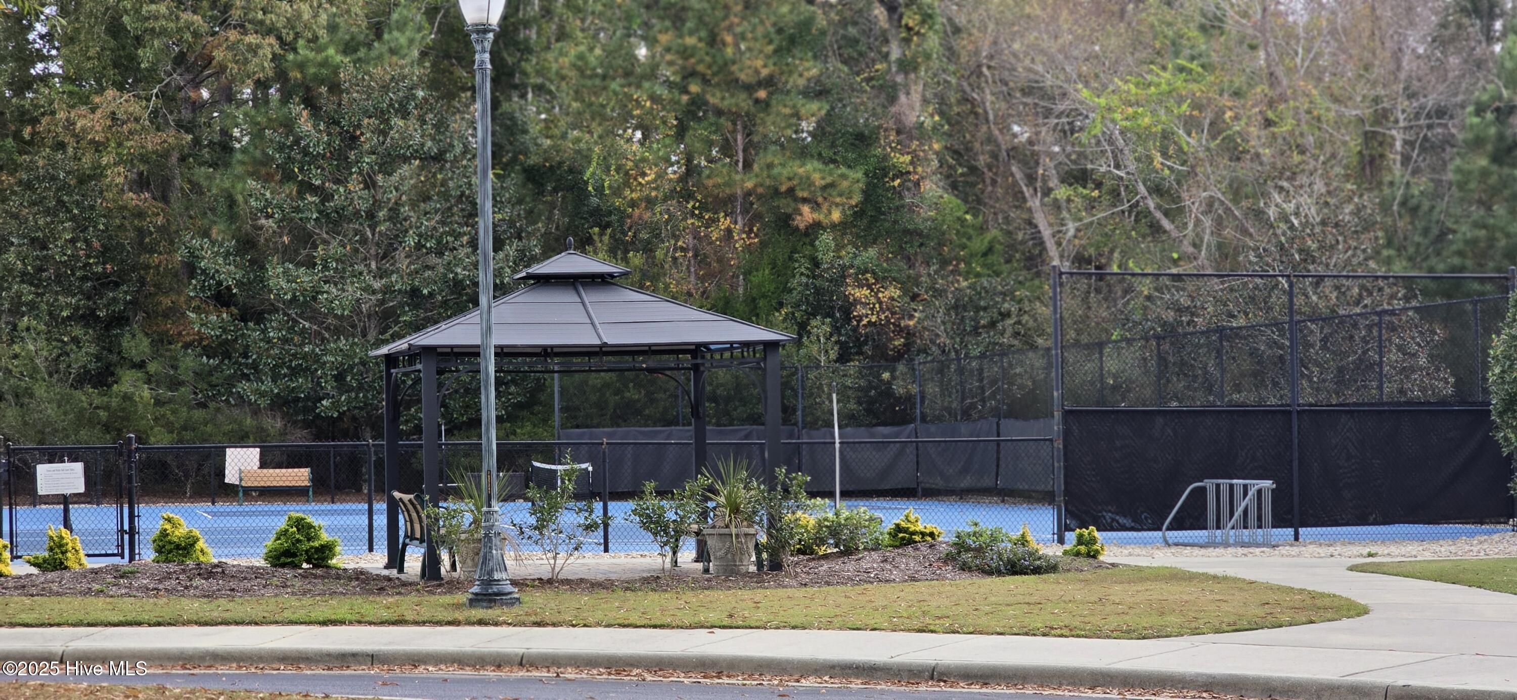 100522930 | Photo 10