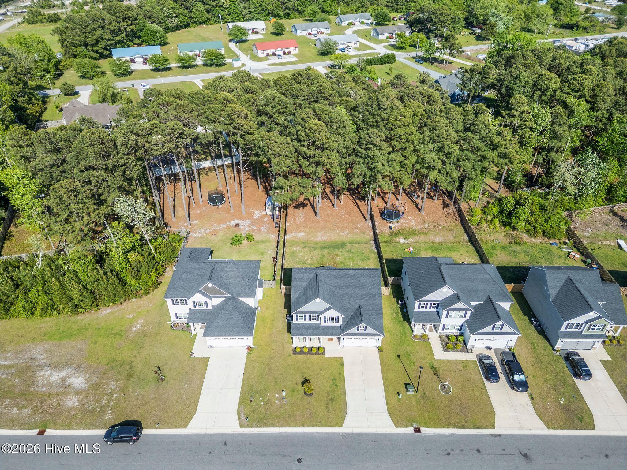 100570227 | Photo 54