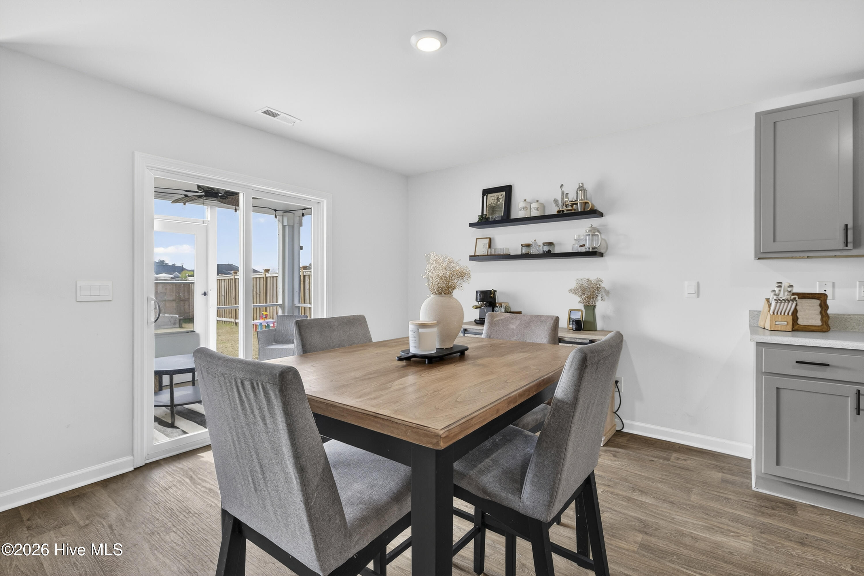 100557466 | Photo 14