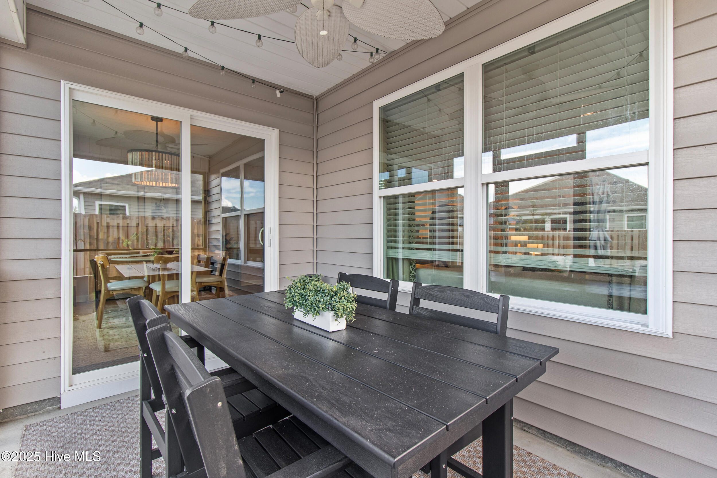 100533883 | Photo 37