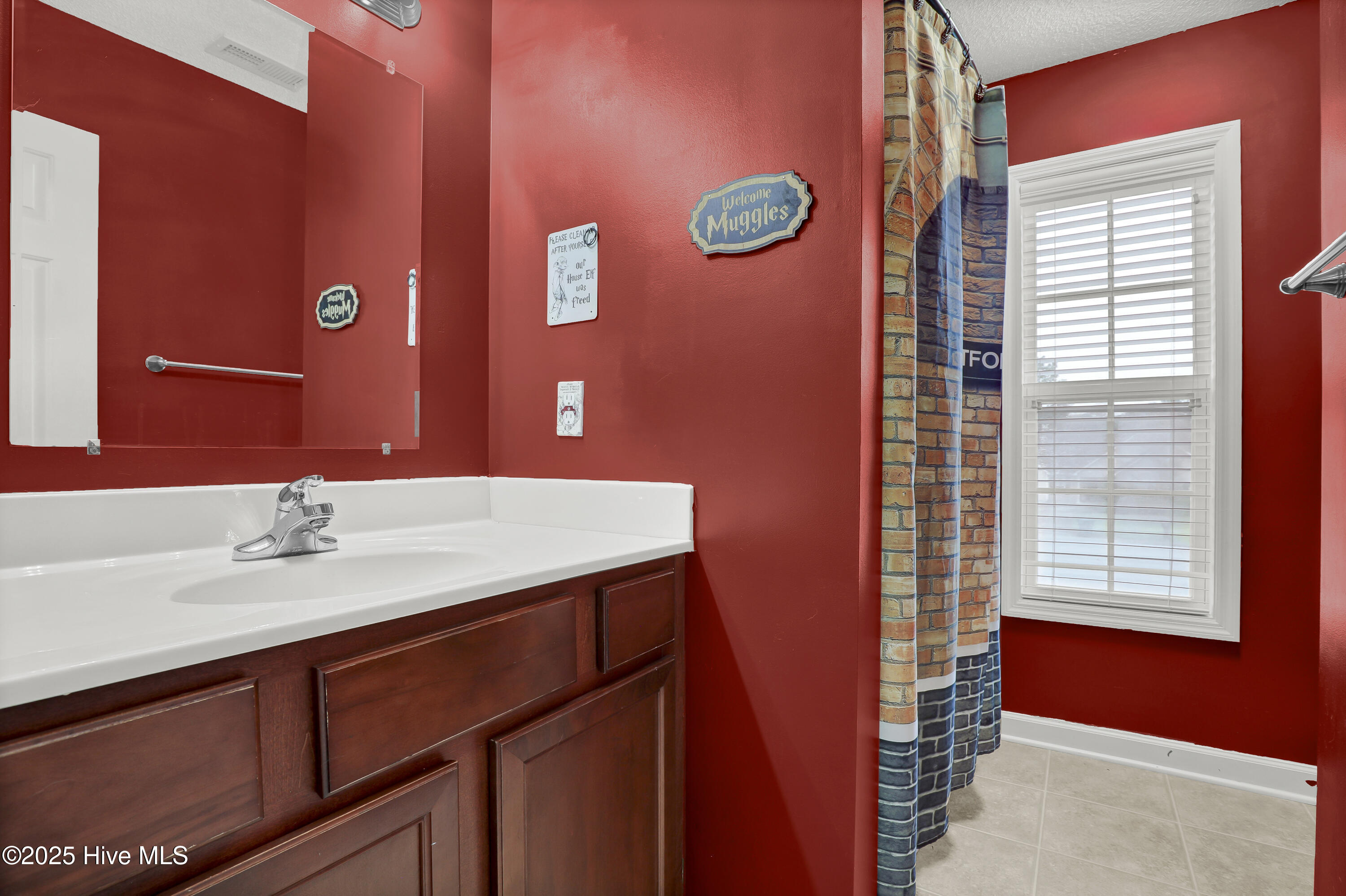 100536597 | Photo 16