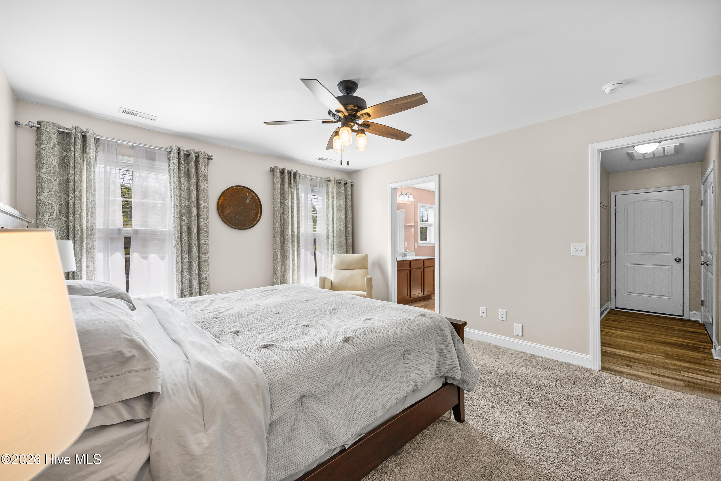 100565934 | Photo 14