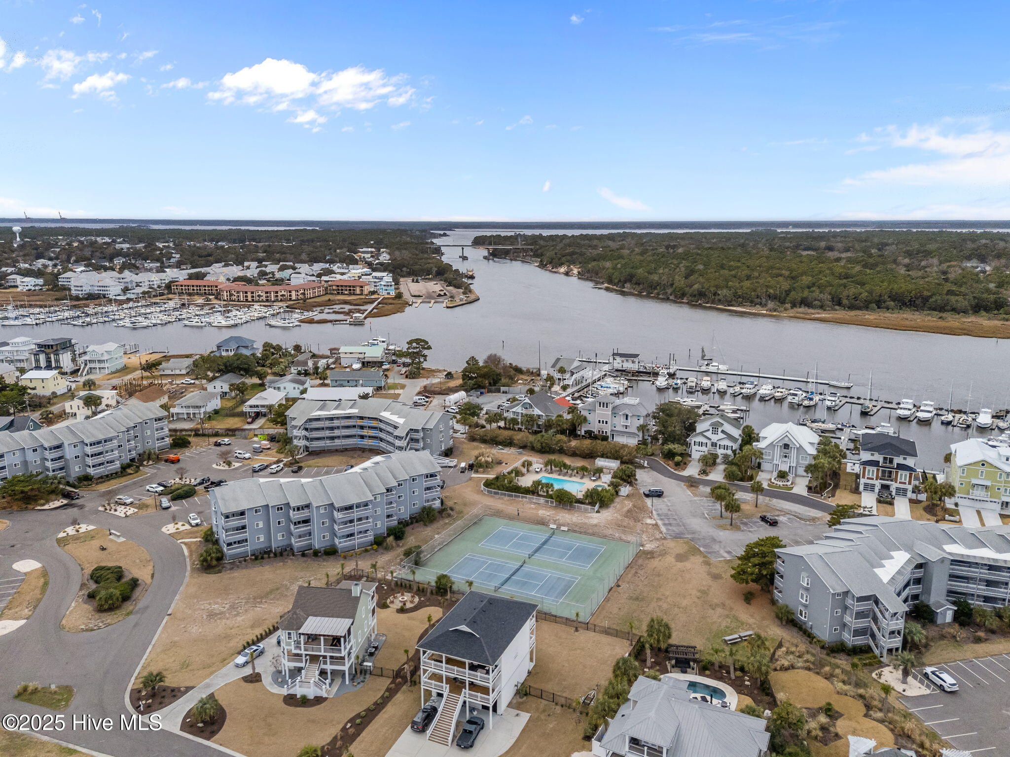 100548198 | Photo 28