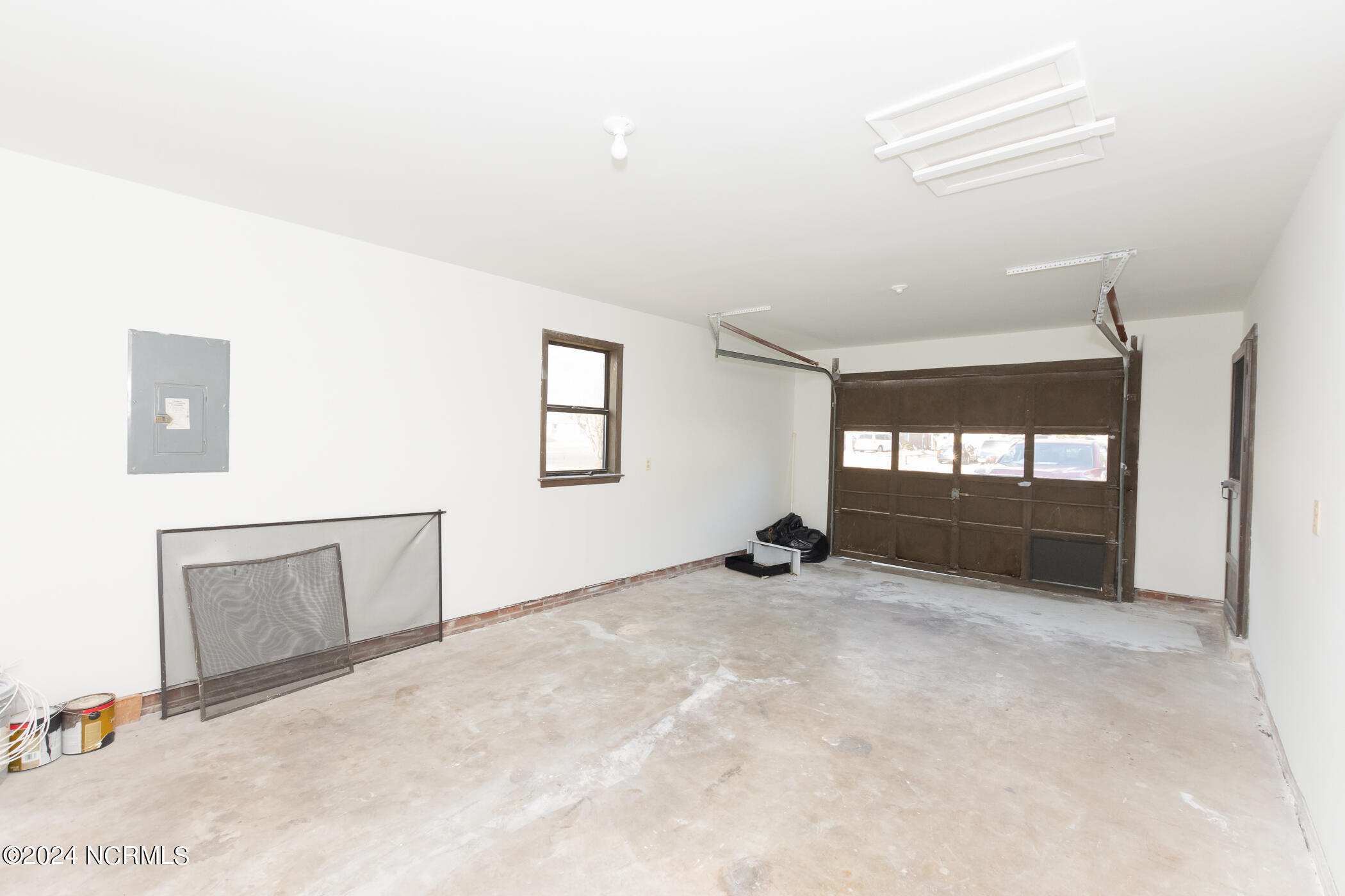 100528629 | Photo 24