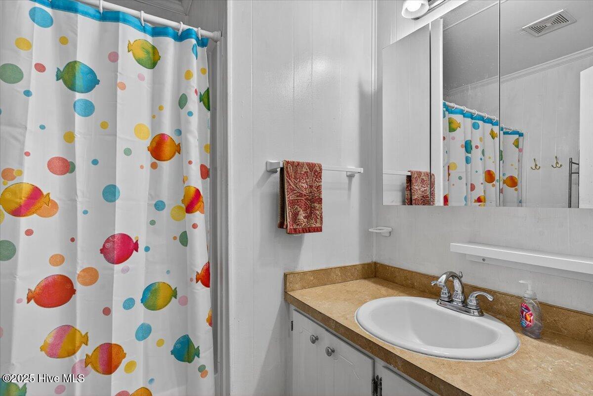 100536675 | Photo 32