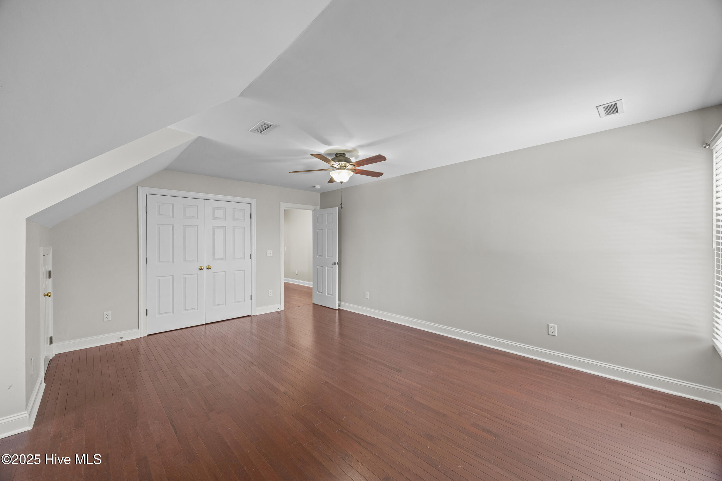 100519629 | Photo 42