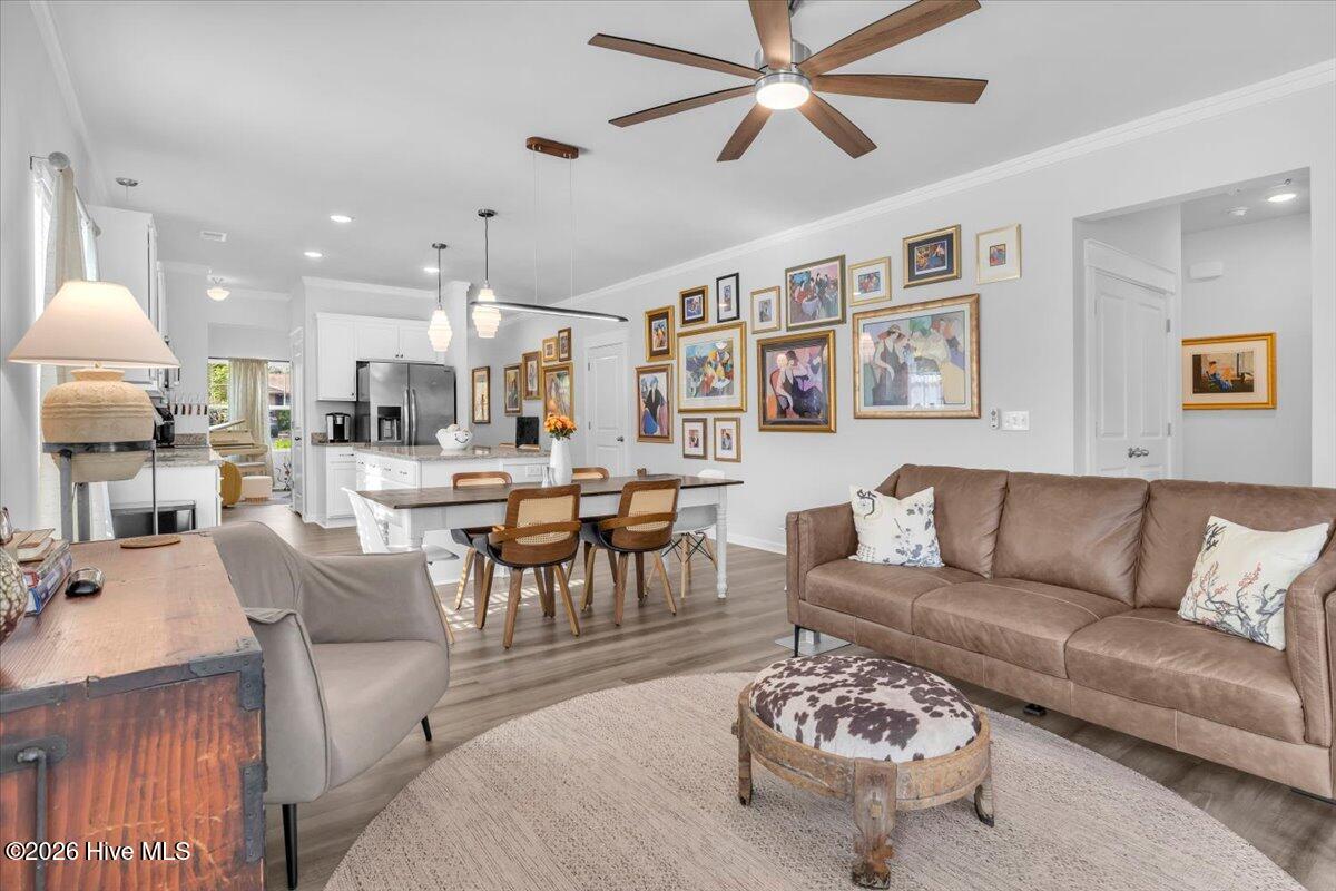 100566058 | Photo 29