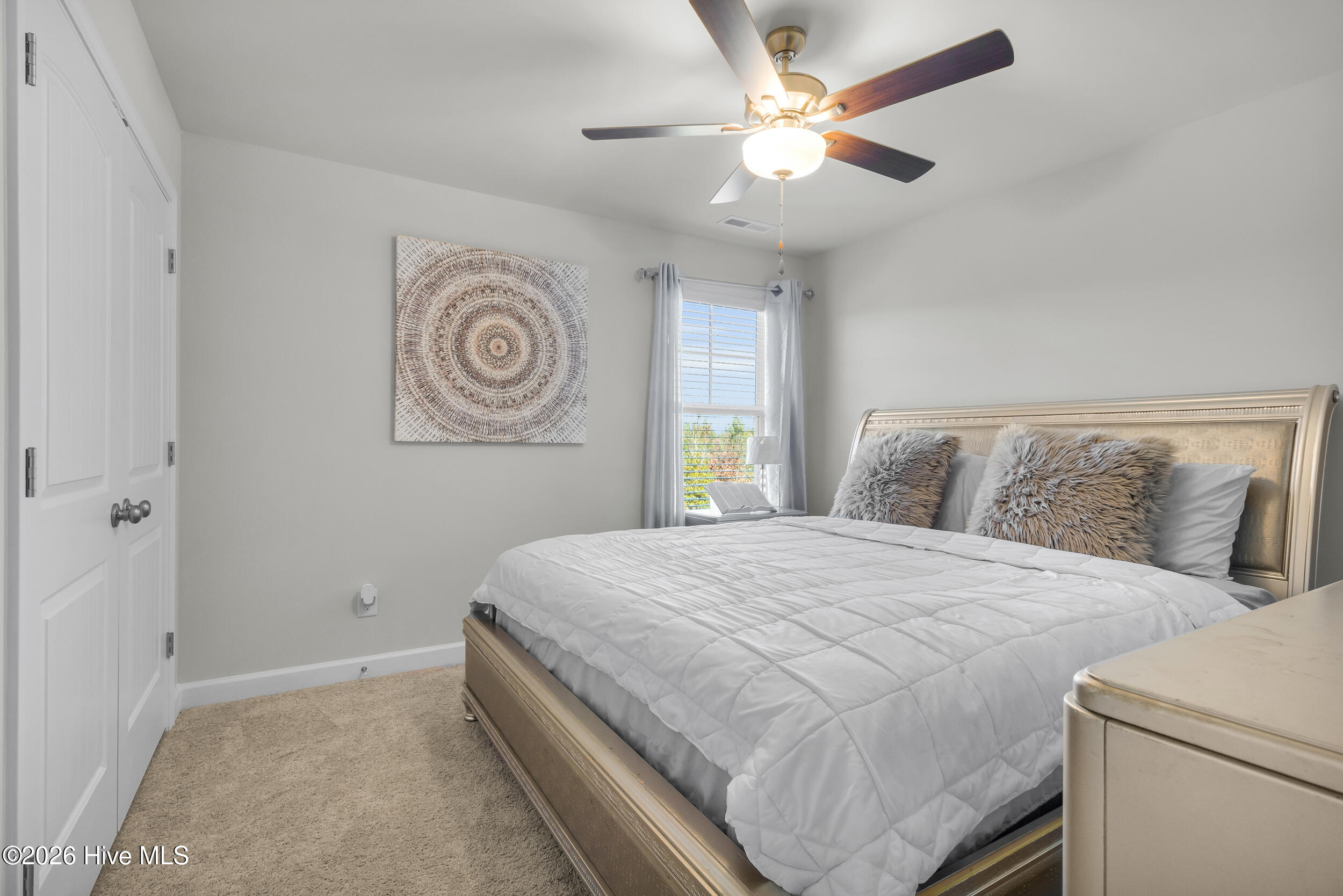 100547188 | Photo 23