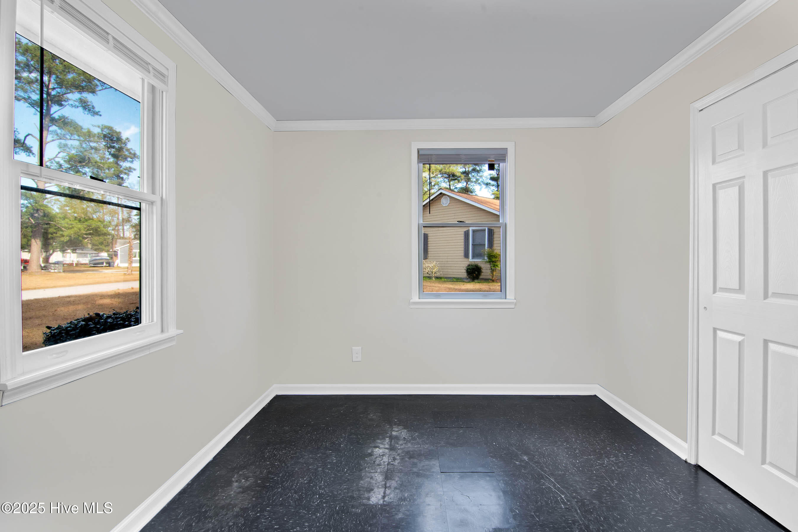 100545964 | Photo 11