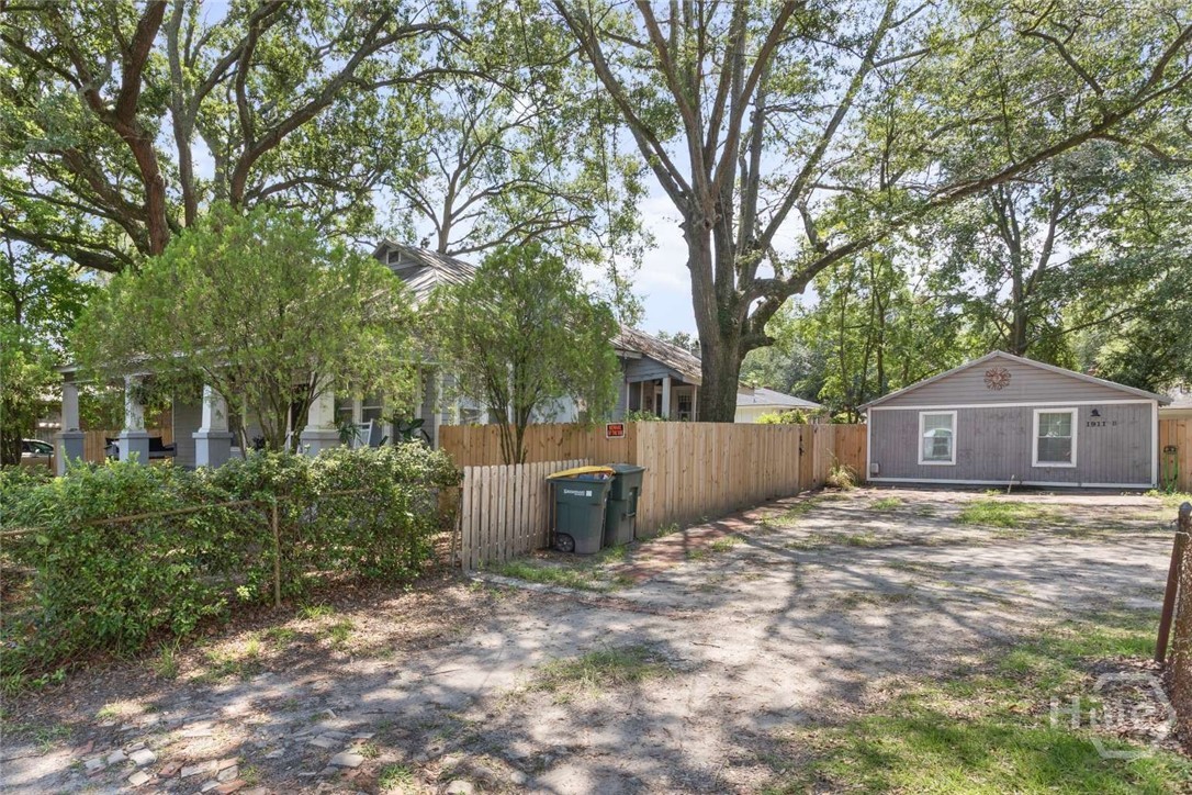 Photo 2 of Single family home for sale at 1911 Capital St, Savannah, GA 31404 | MLS# SA365095 | Listing updated on 2026-09-22