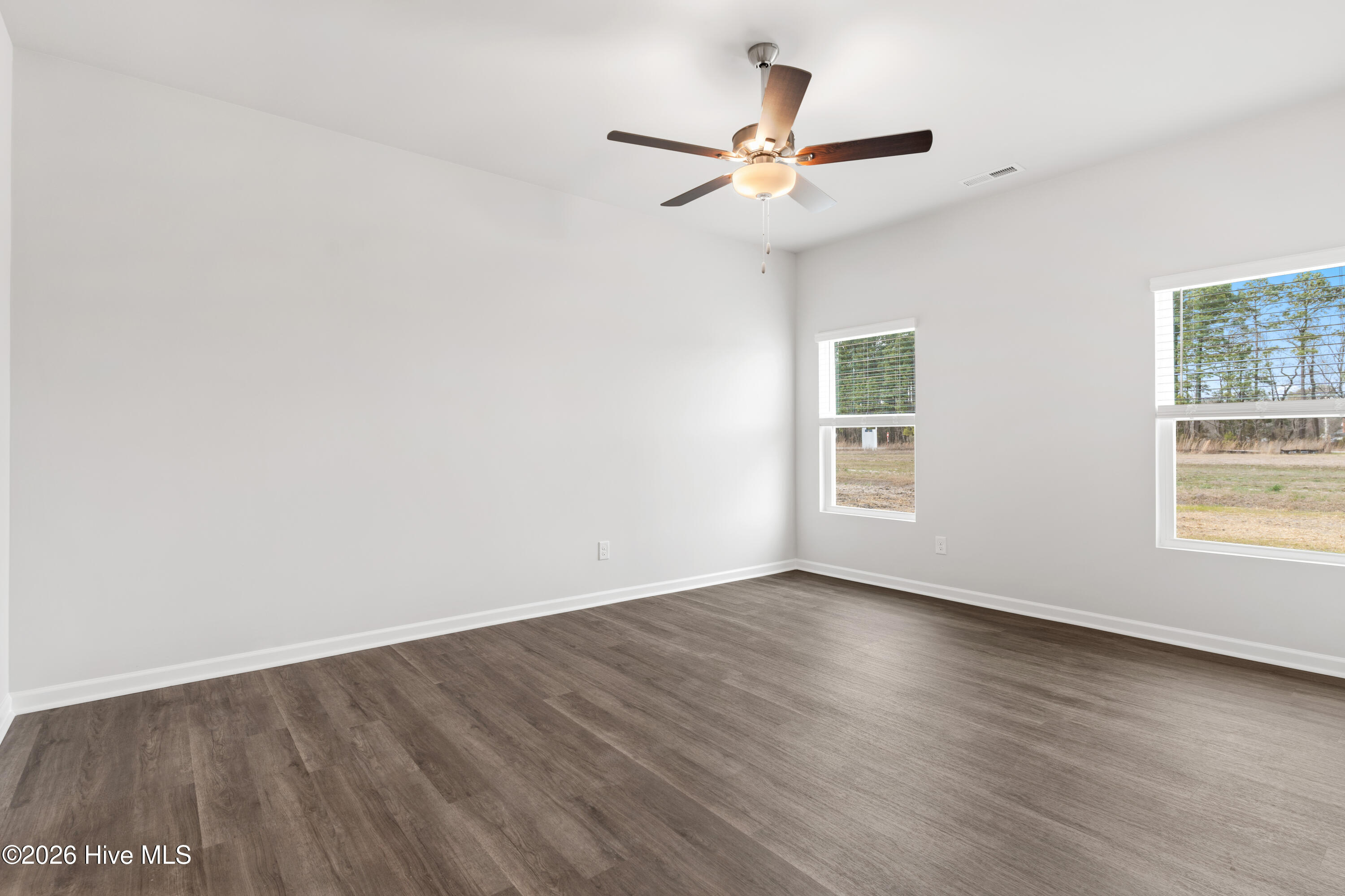 100565512 | Photo 21