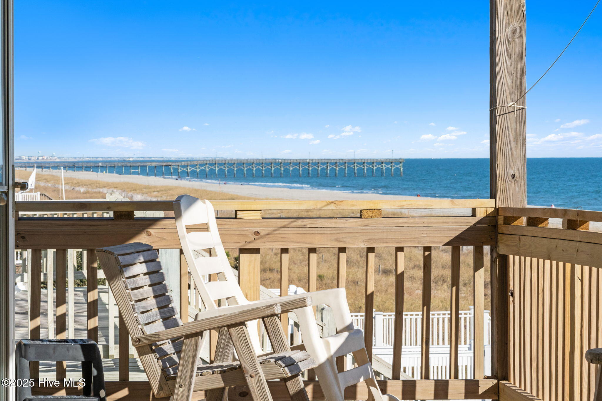 100540737 | Photo 36