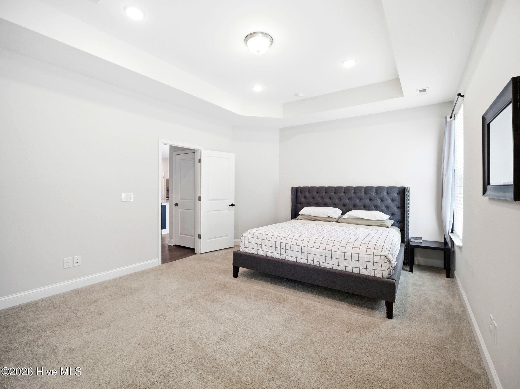 100569792 | Photo 27