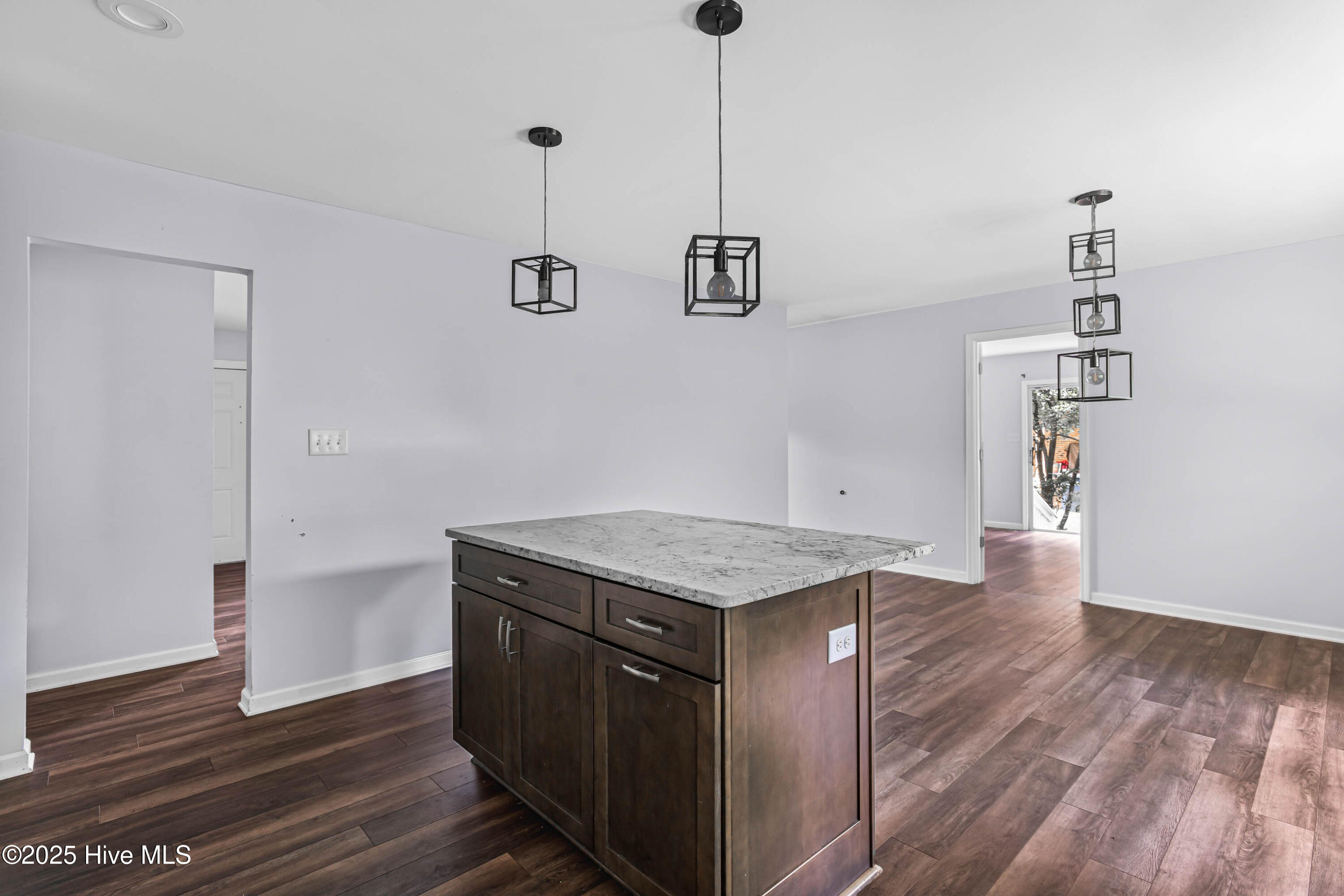 100524950 | Photo 10