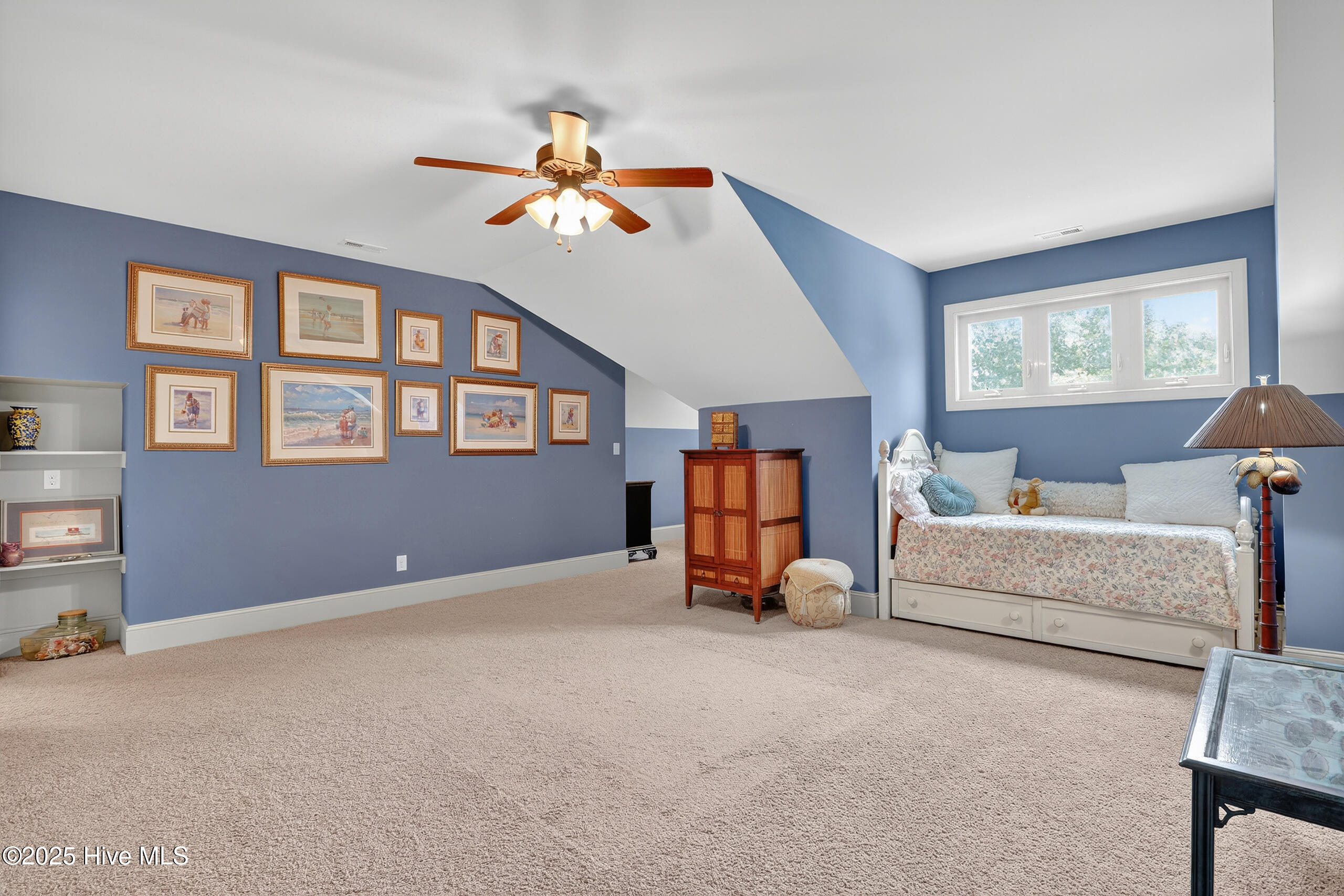 100527488 | Photo 43