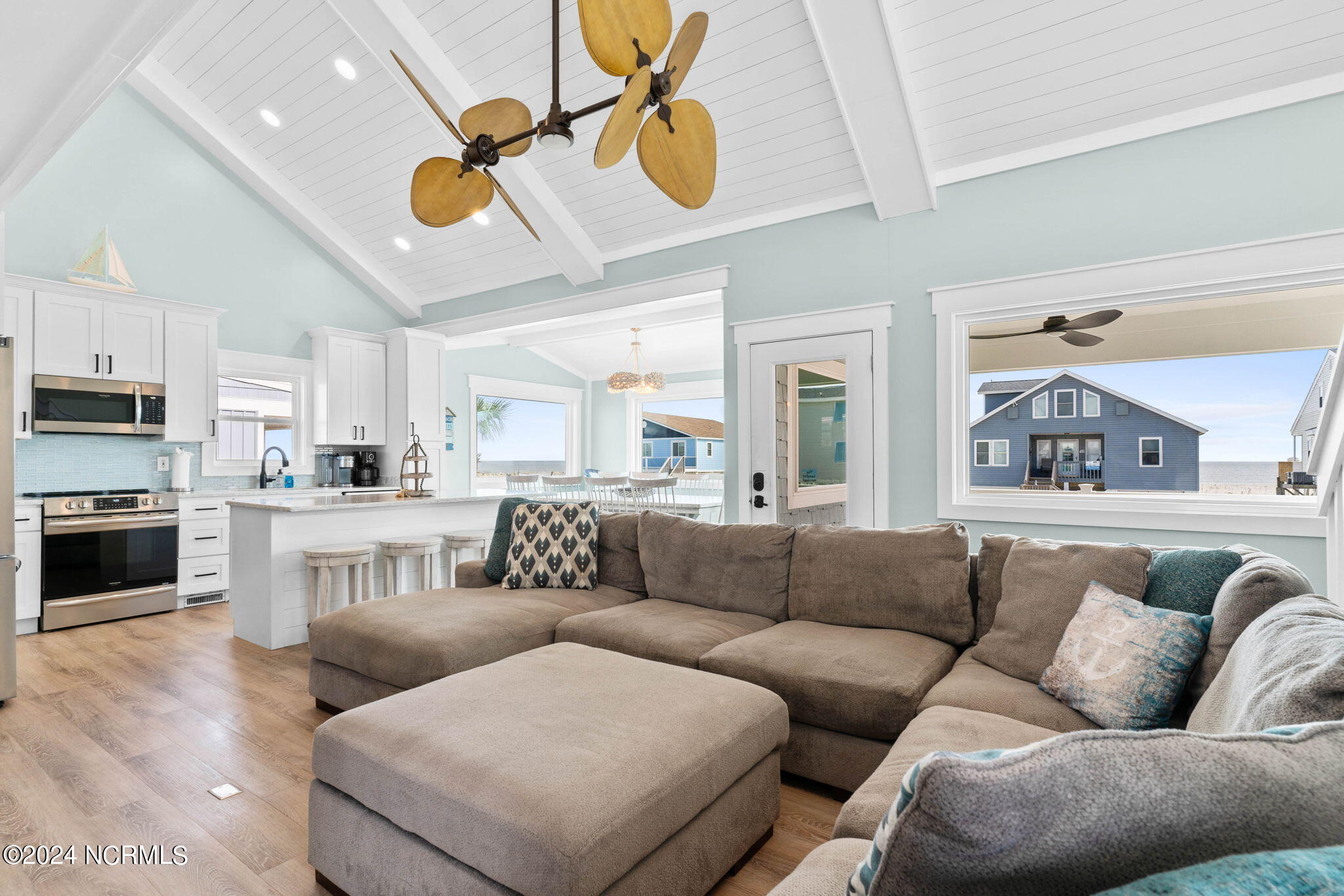 100464984 | Photo 27