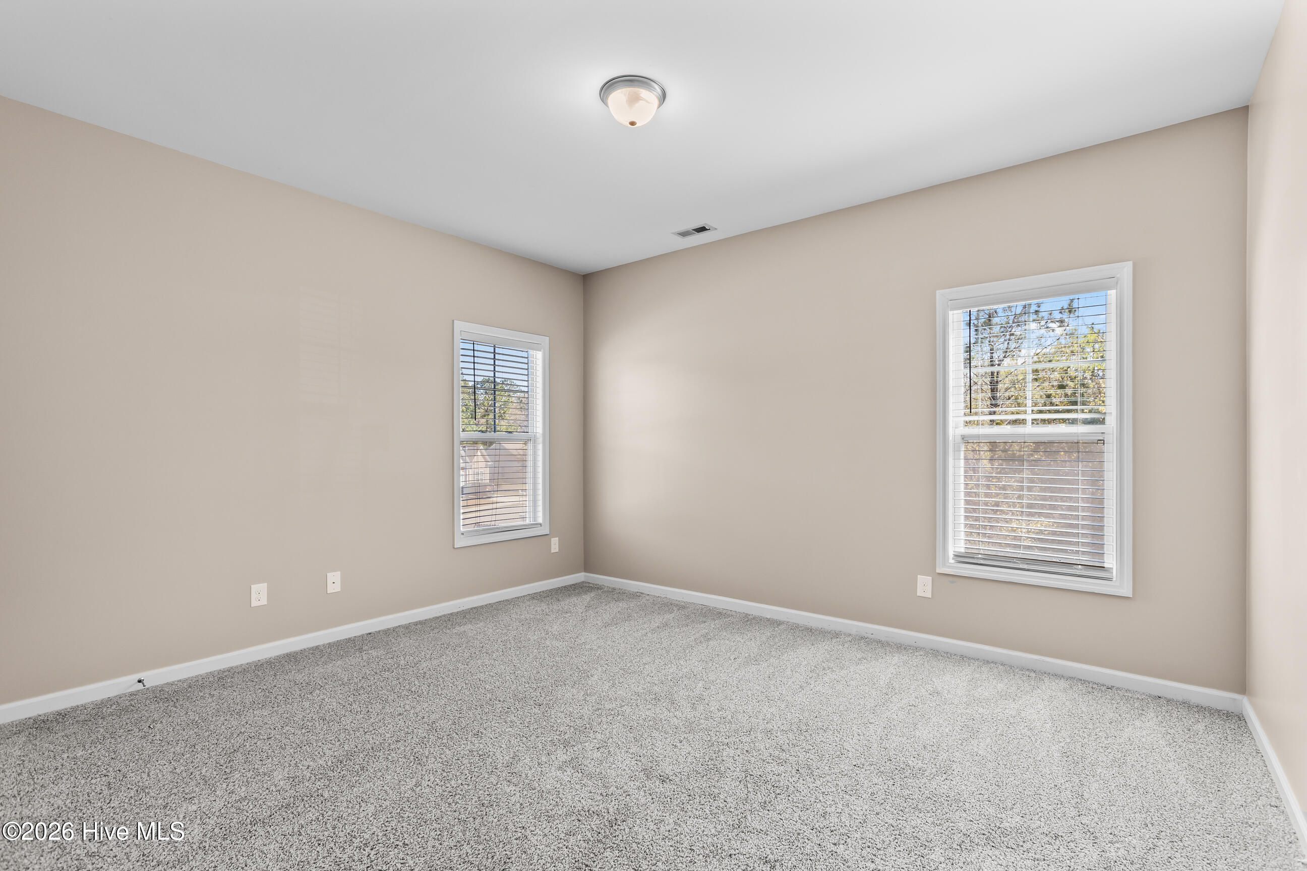 100562604 | Photo 31