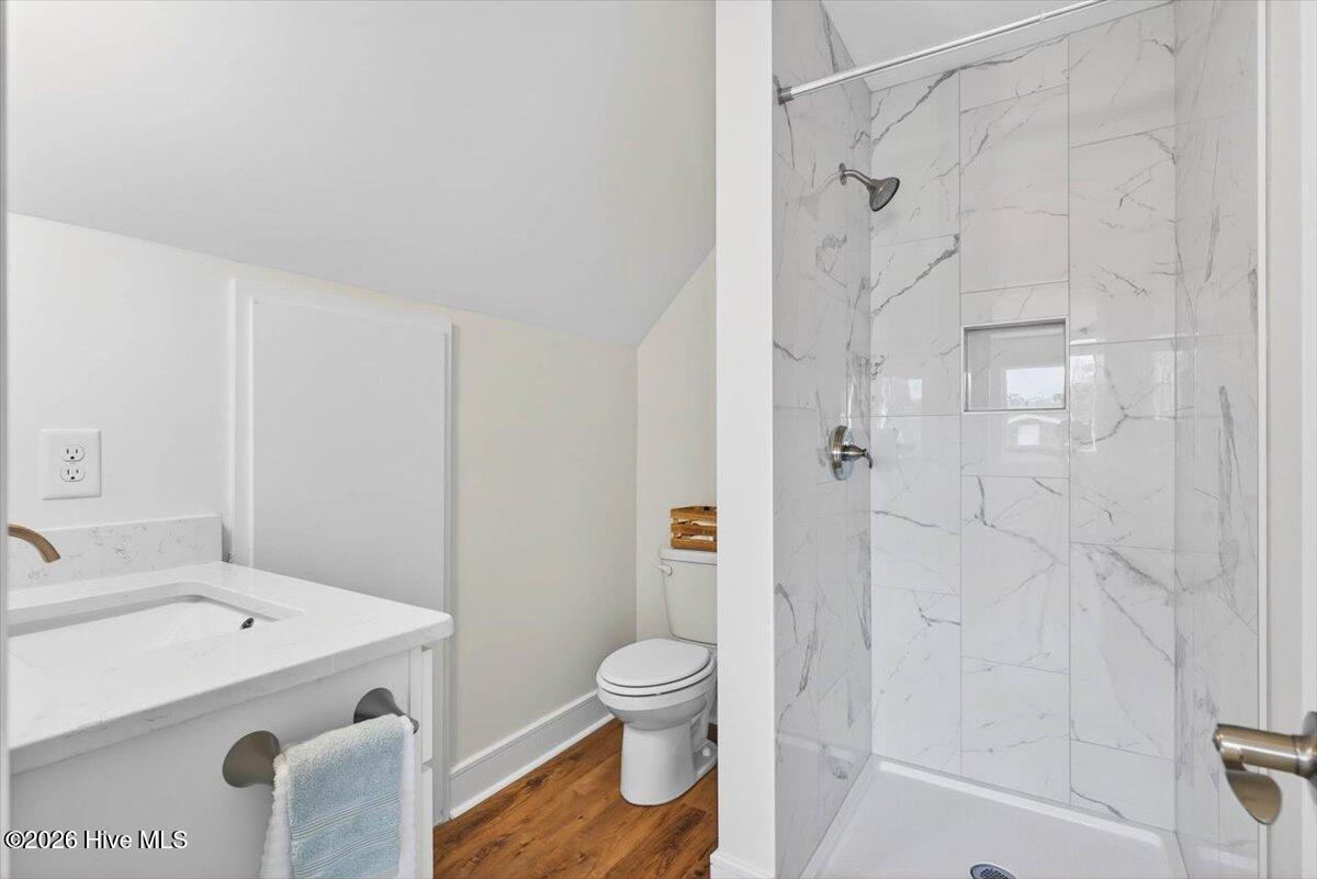 100554376 | Photo 25