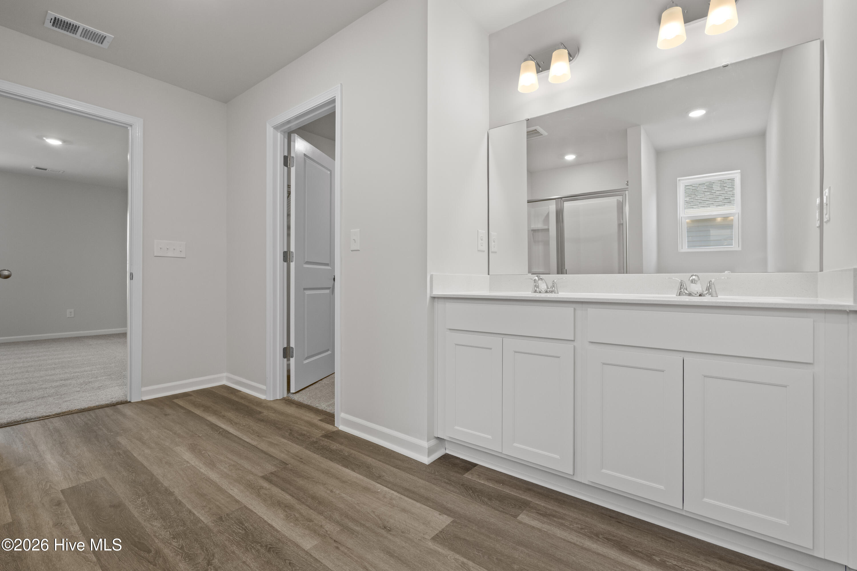 100552114 | Photo 25