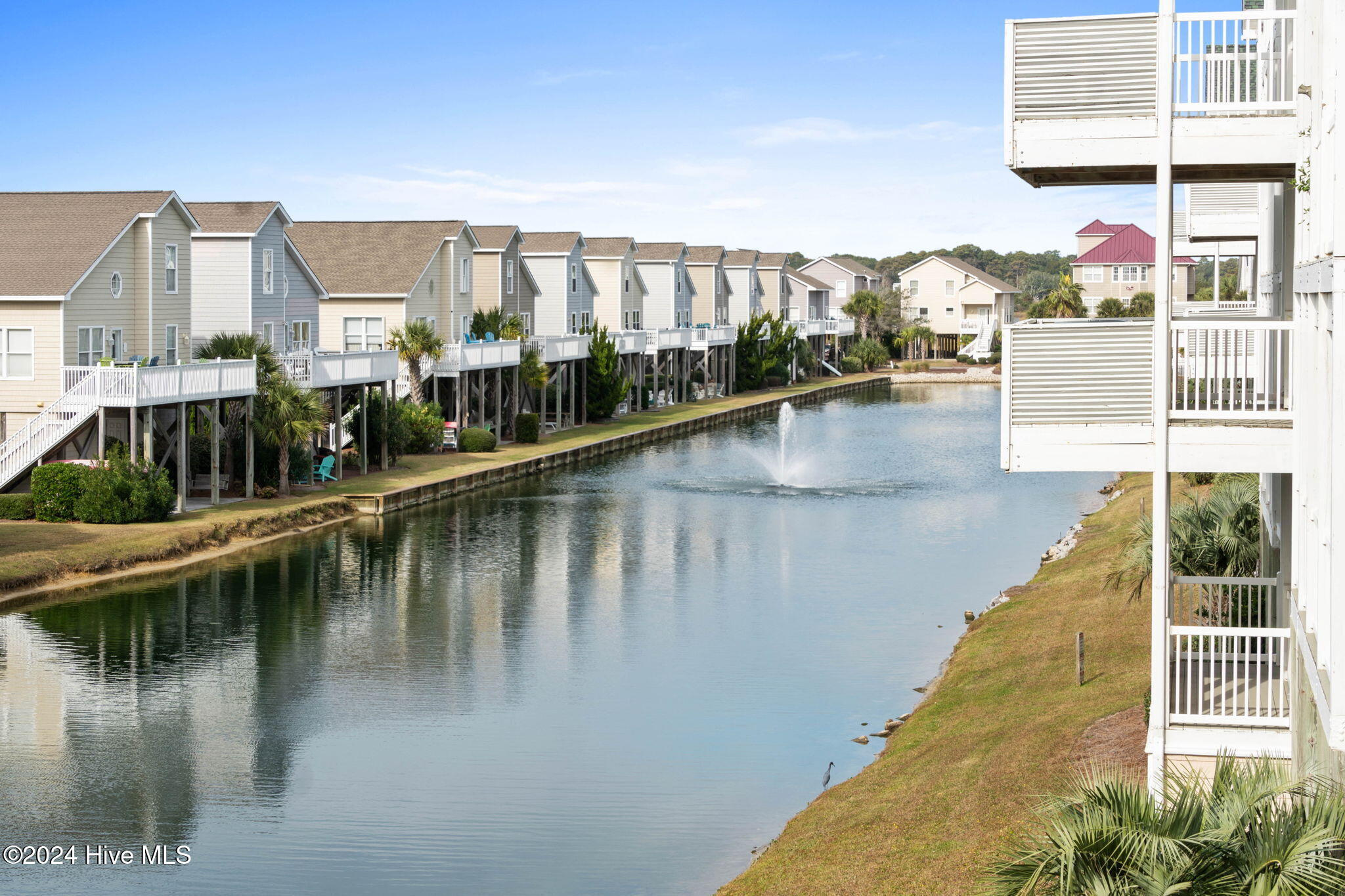 100548065 | Photo 51