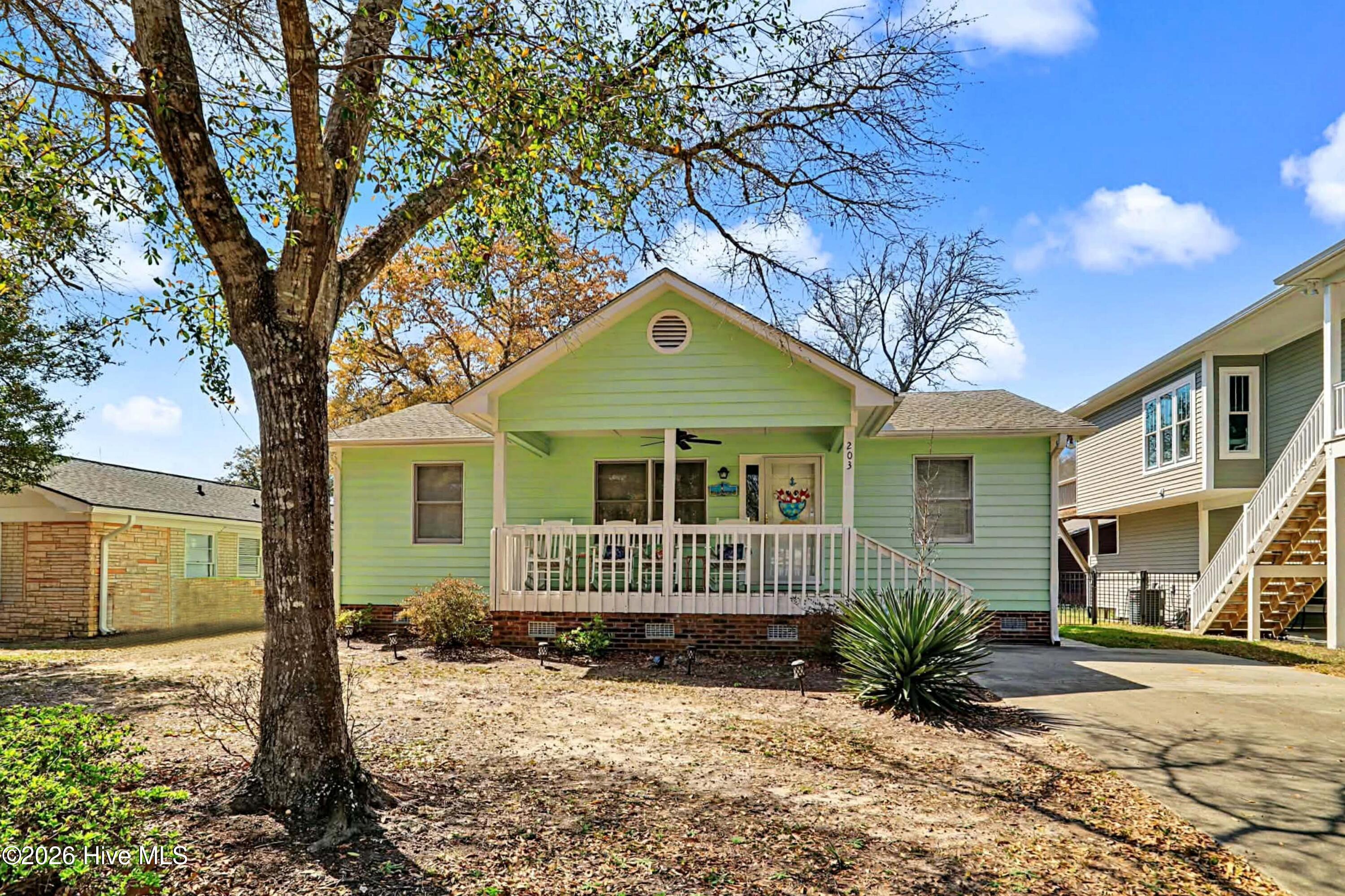 125 NE 15th Street, Oak Island, NC, 28465