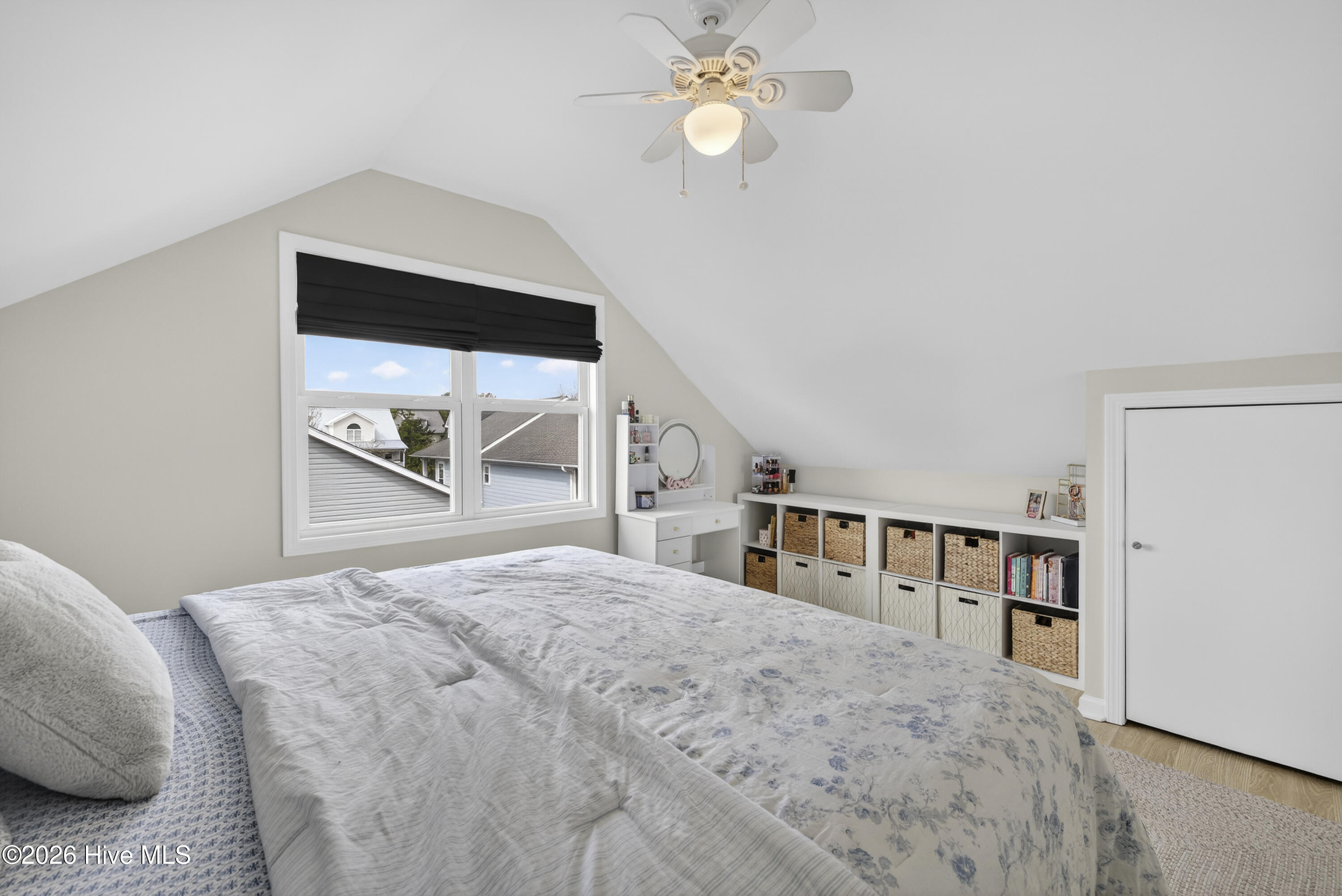 100562699 | Photo 30