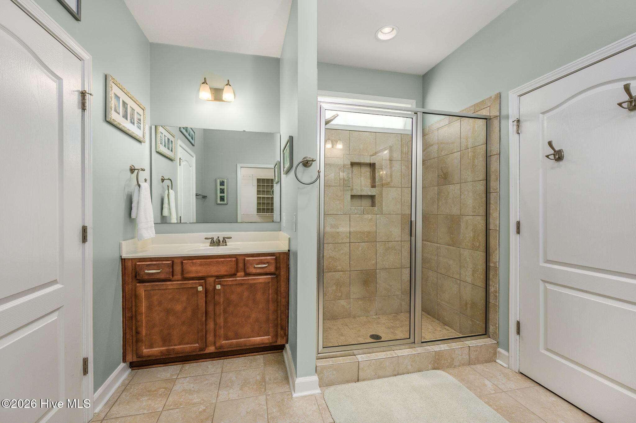 100559245 | Photo 13