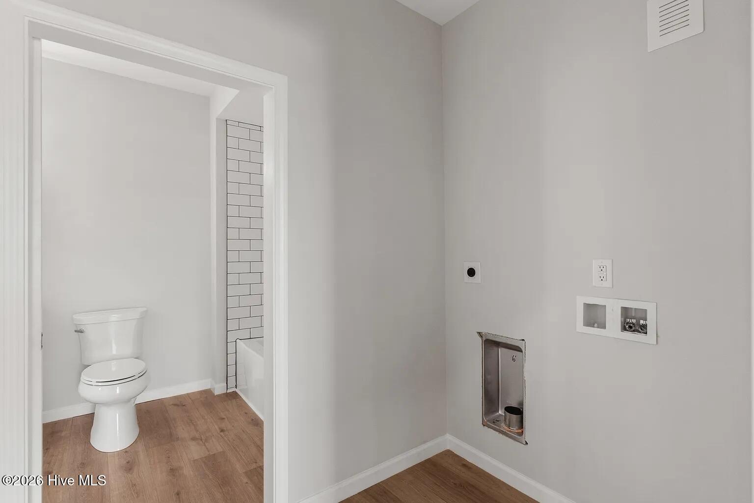 100569106 | Photo 16