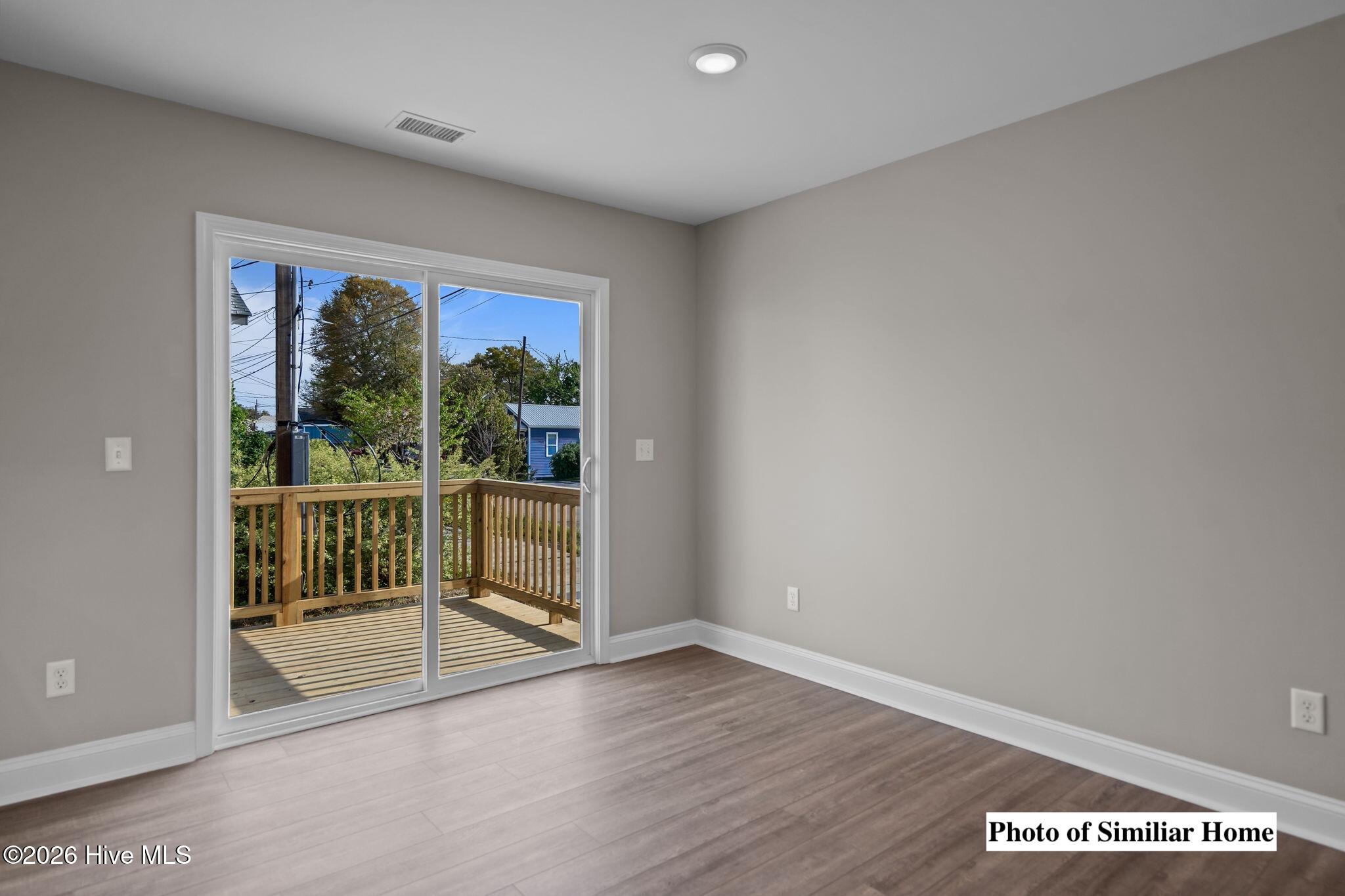 100566051 | Photo 16