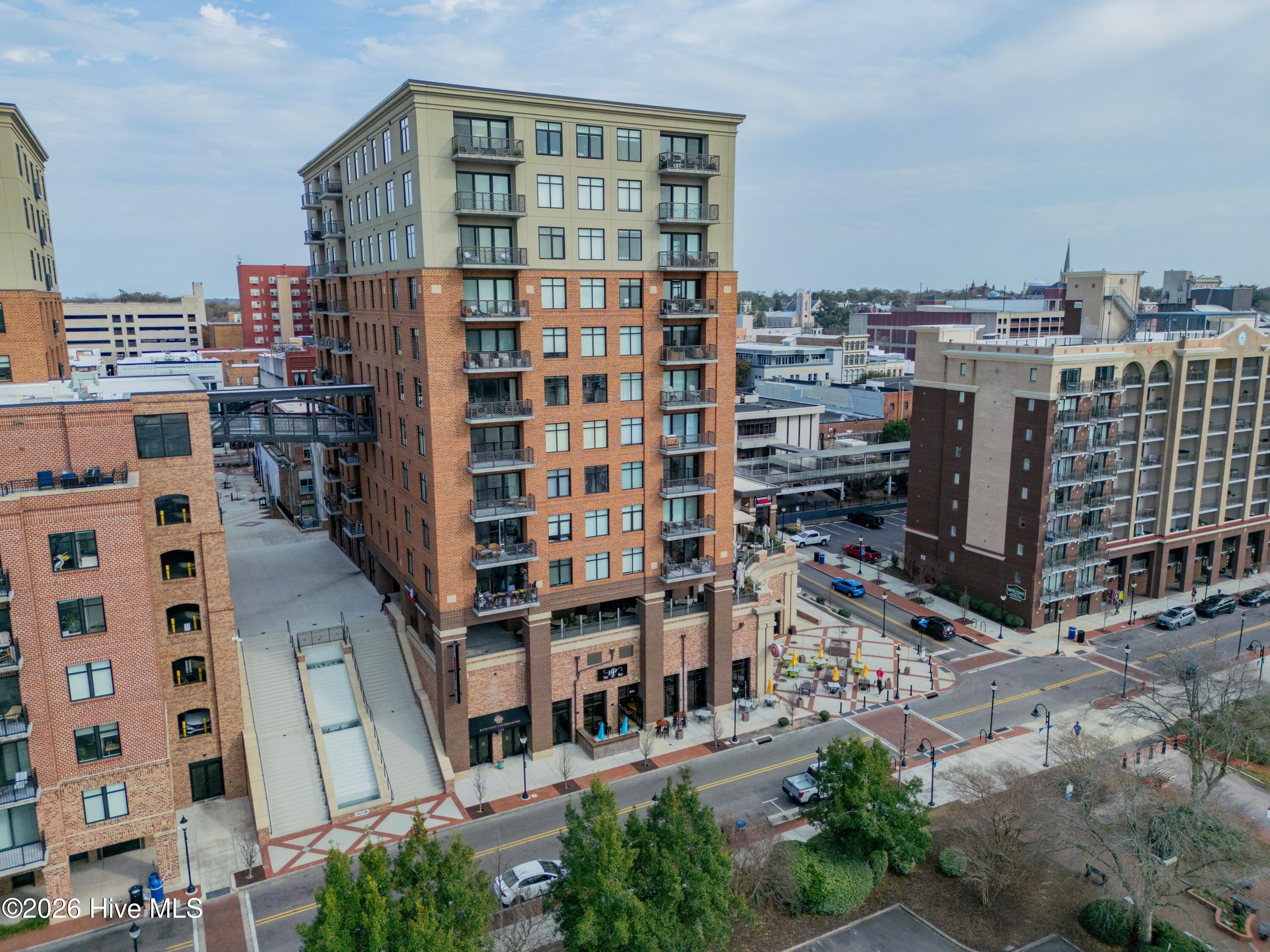 100556399 | Photo 29